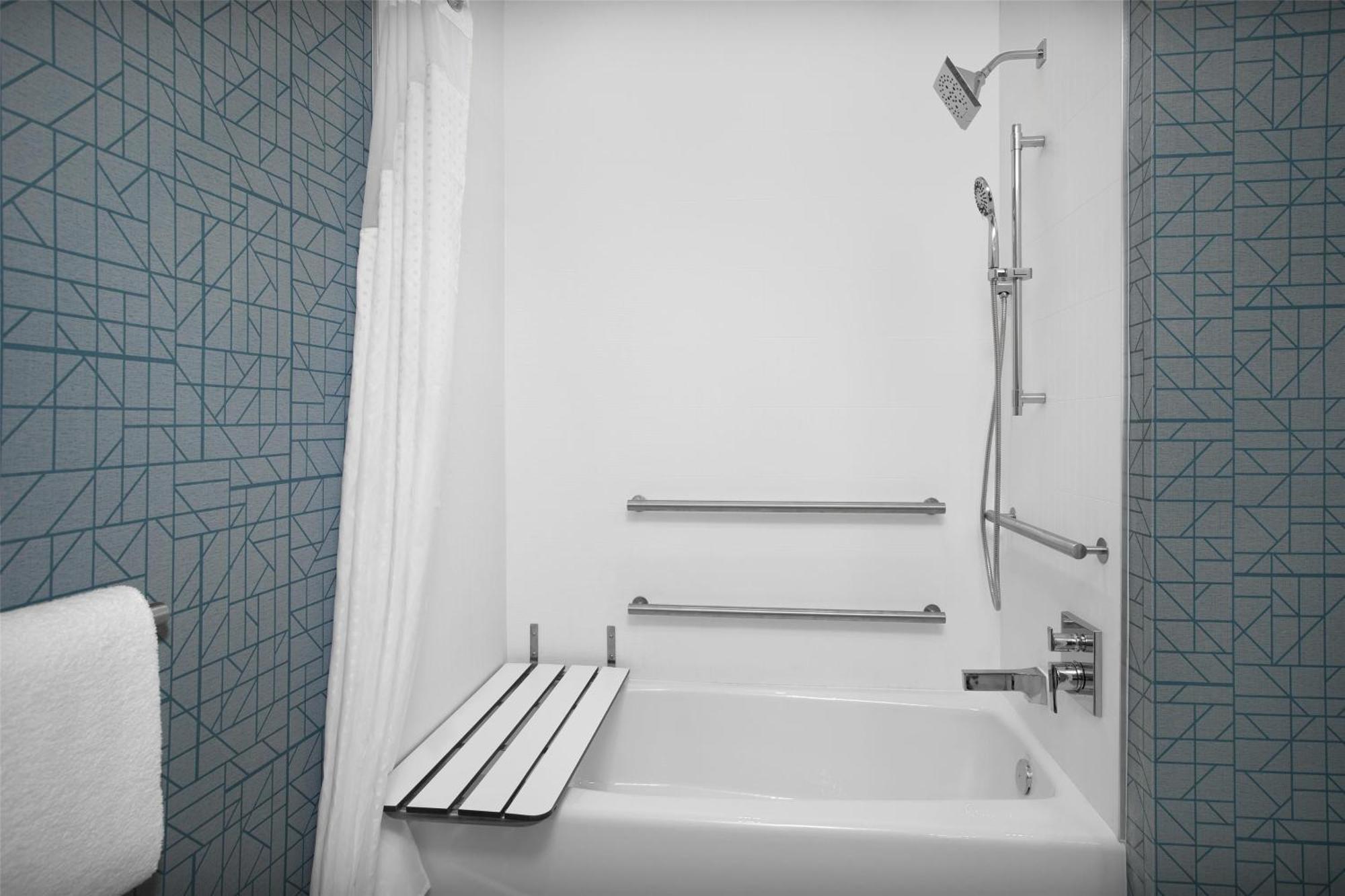 King Efficiency Suite Bath Tub Mobility Hearing Access