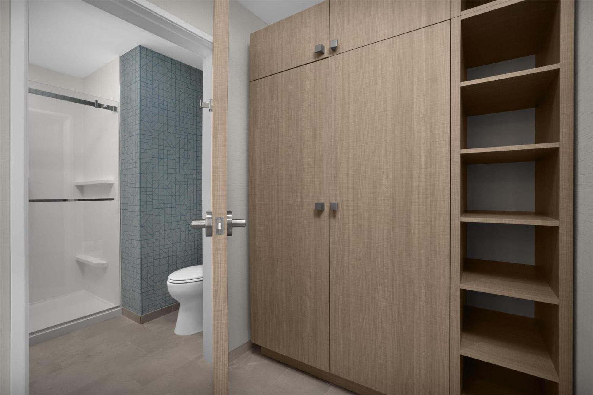 Corner King Studio Suite