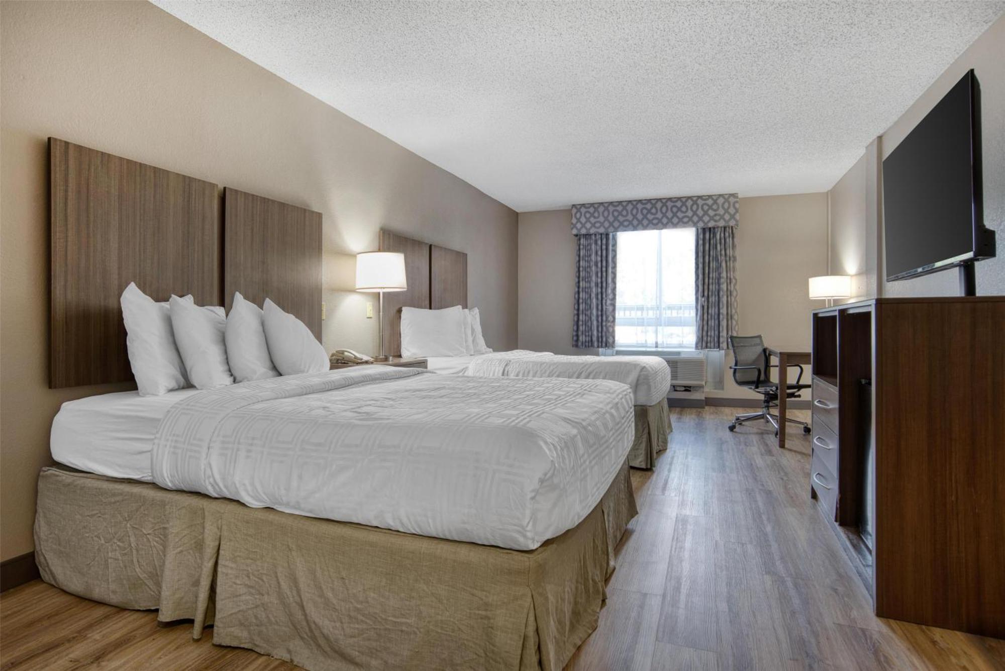 Queen Room with Two Queen Beds and Roll-In Shower - Mobility Access/Non-Smoking