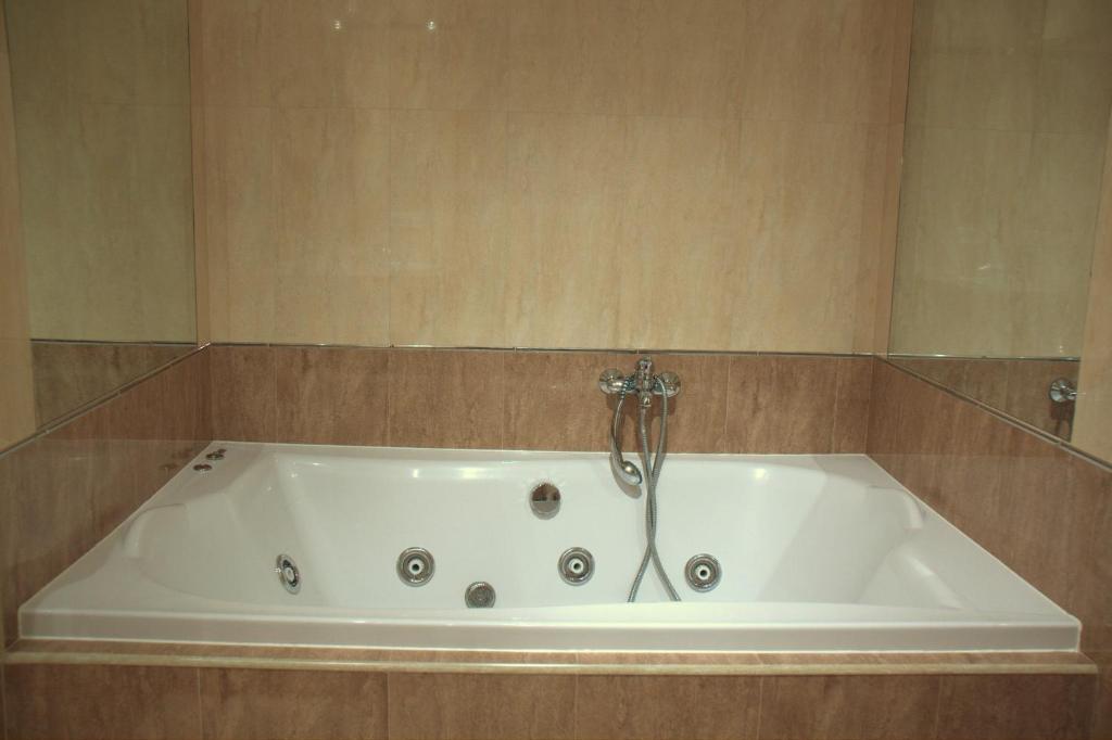 Junior Suite Spa Bath