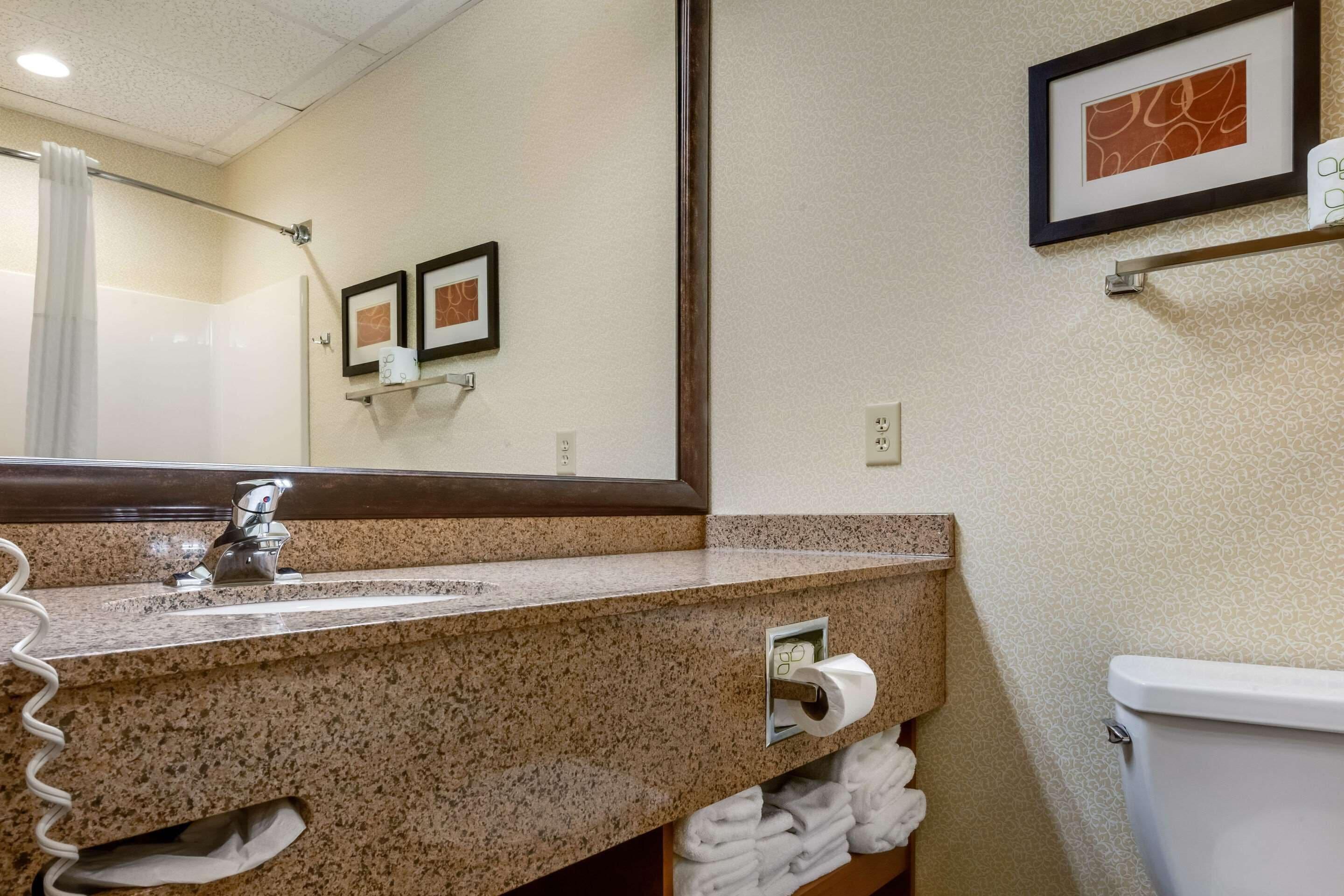 Queen Suite with Two Queen Beds - Non-Smoking/First Floor