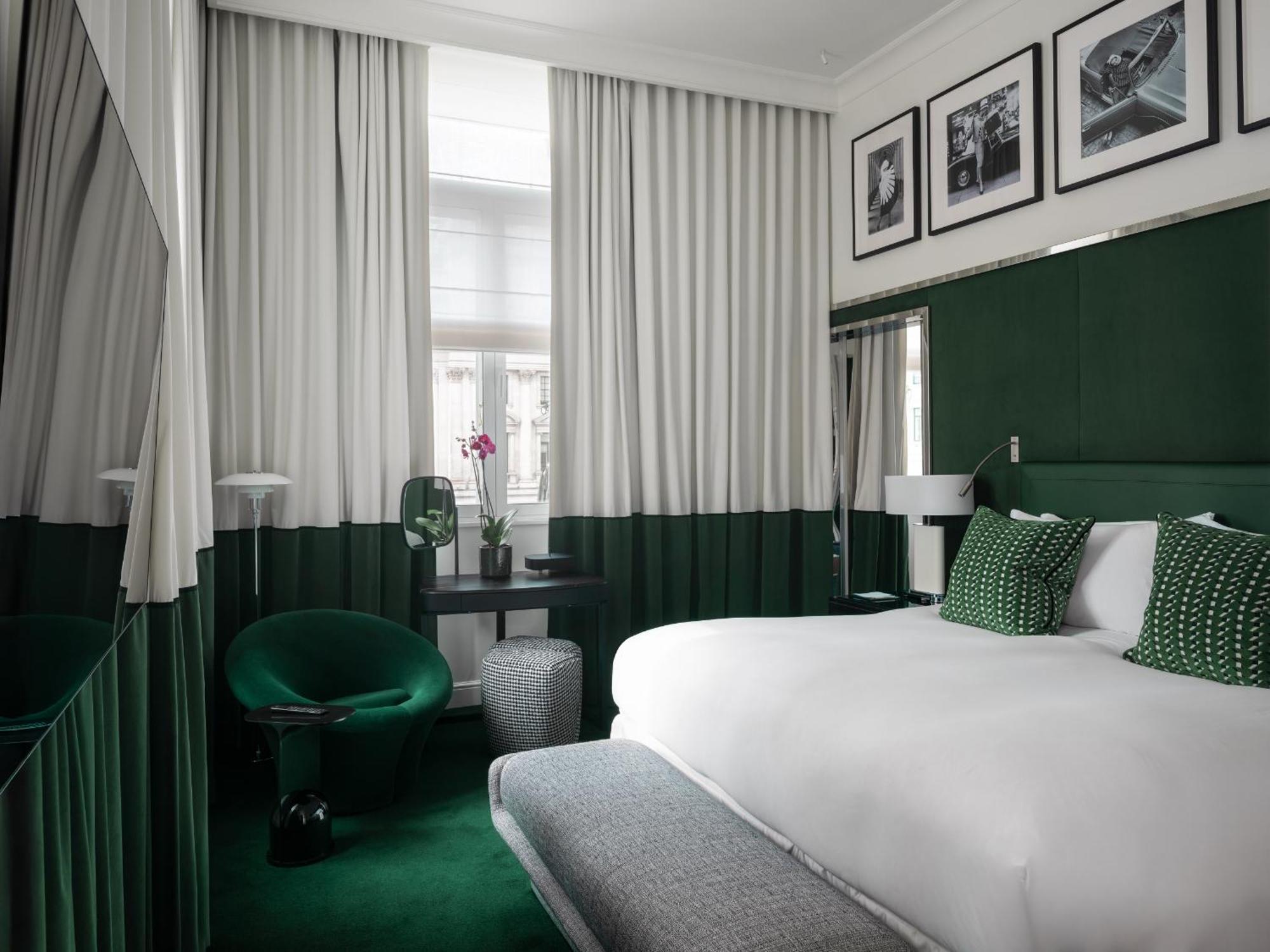 Prestige Suite met Kingsize Bed, Aparte Woonkamer en Uitzicht op Waterloo Place of Pall Mall