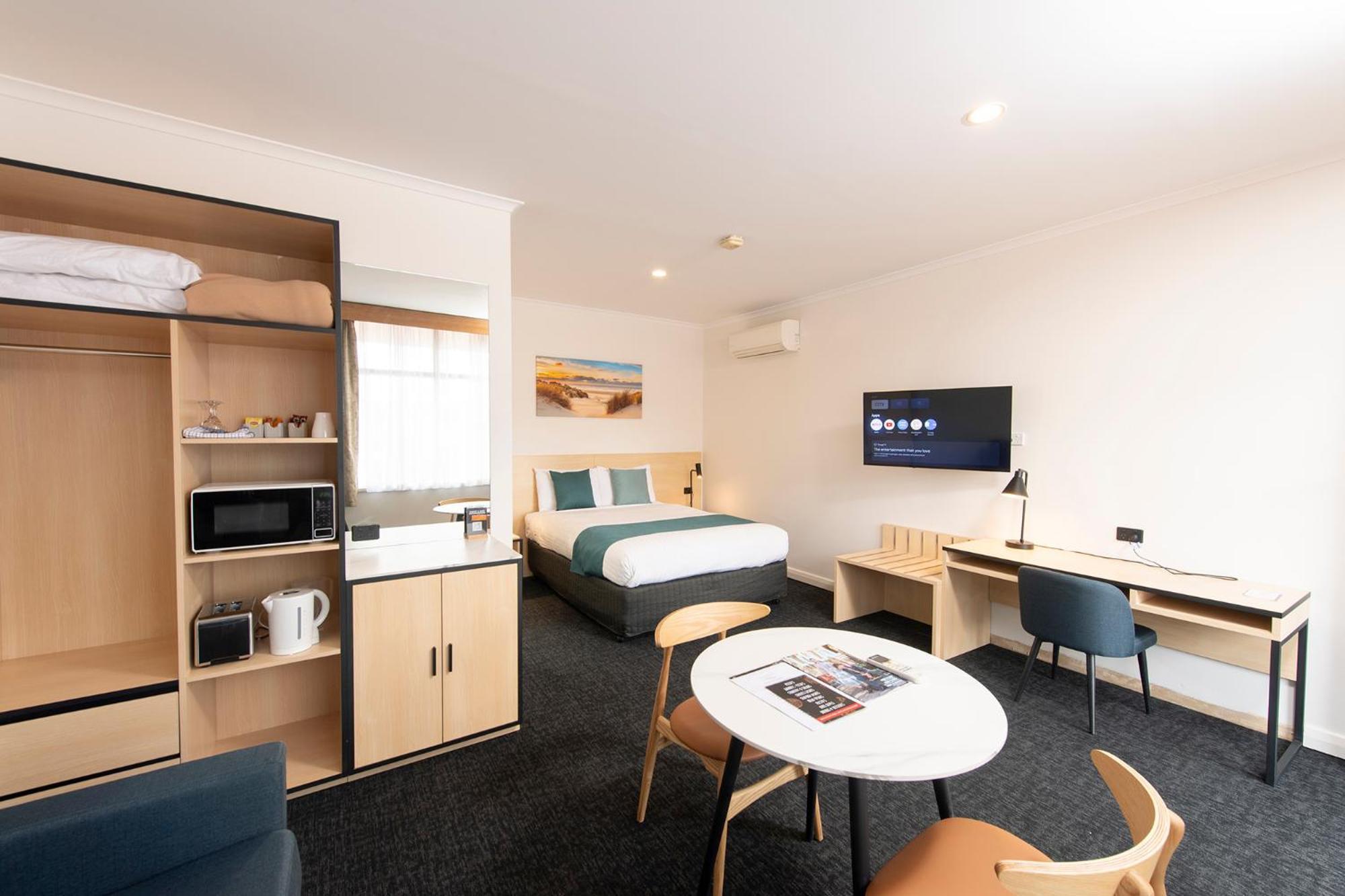 Standard Queen Room