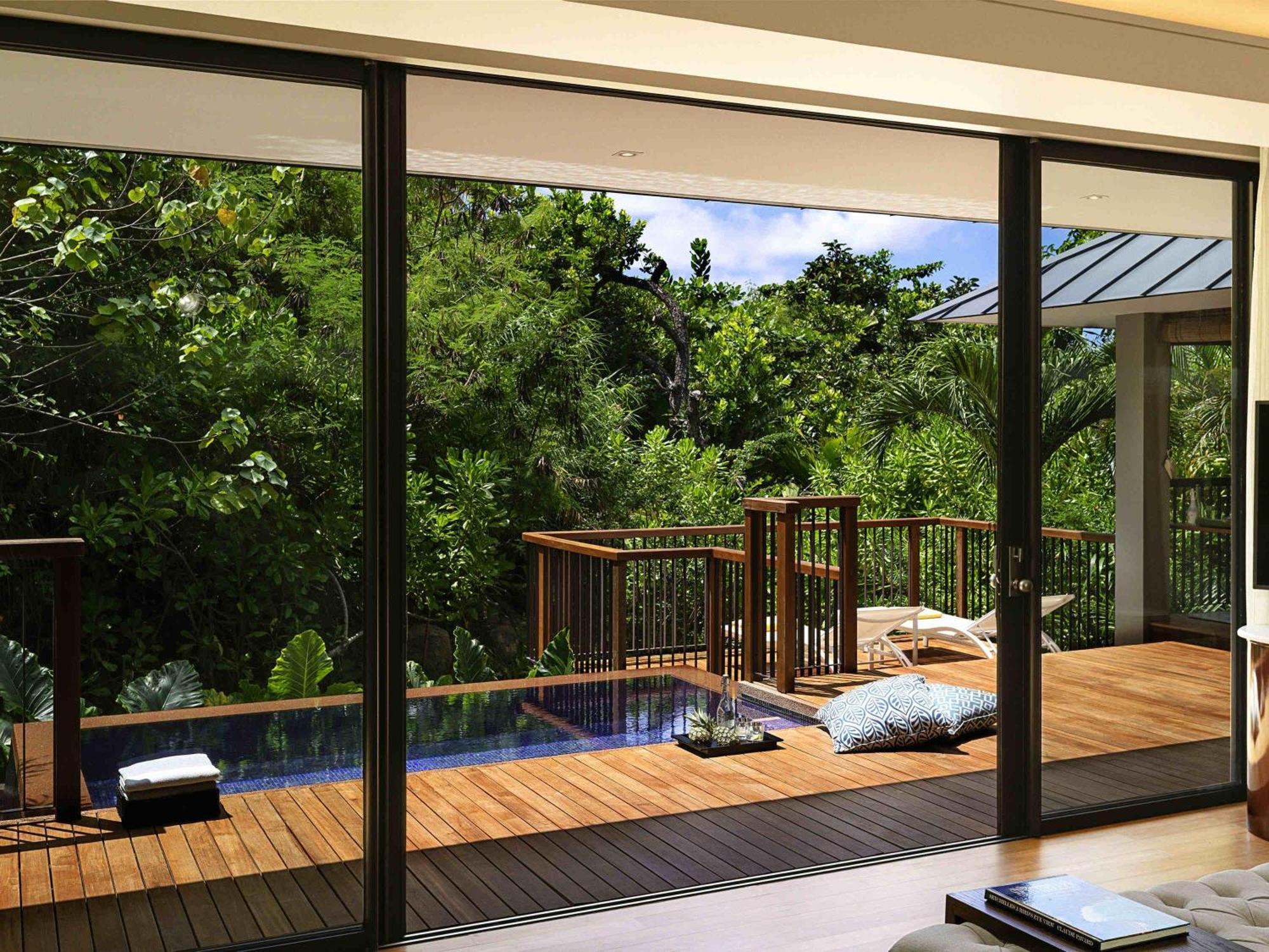 Villa Lit Double Côté Colline avec Piscine - Vue sur Jardin