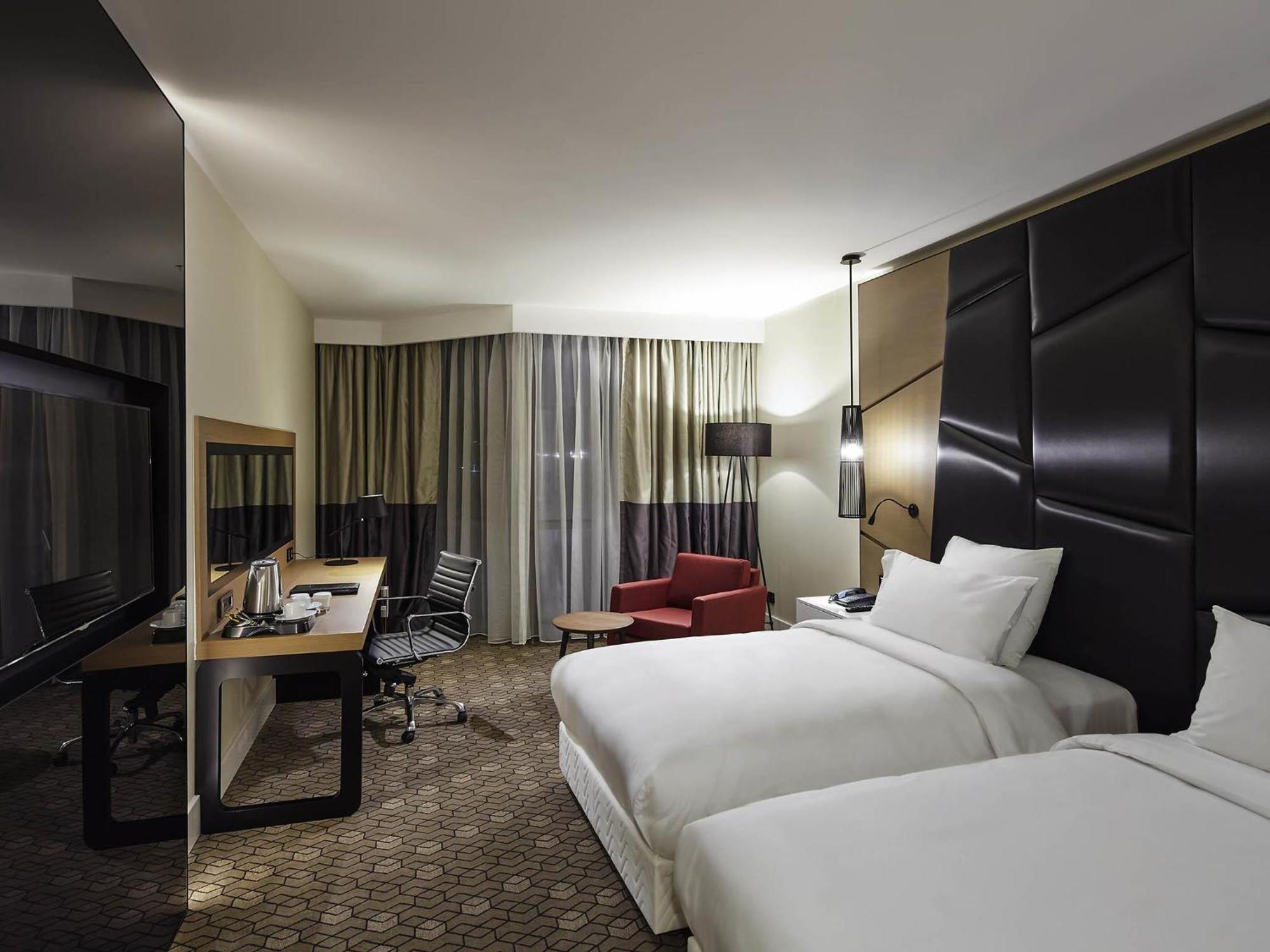 Deluxe Room with Twin Bed - City View