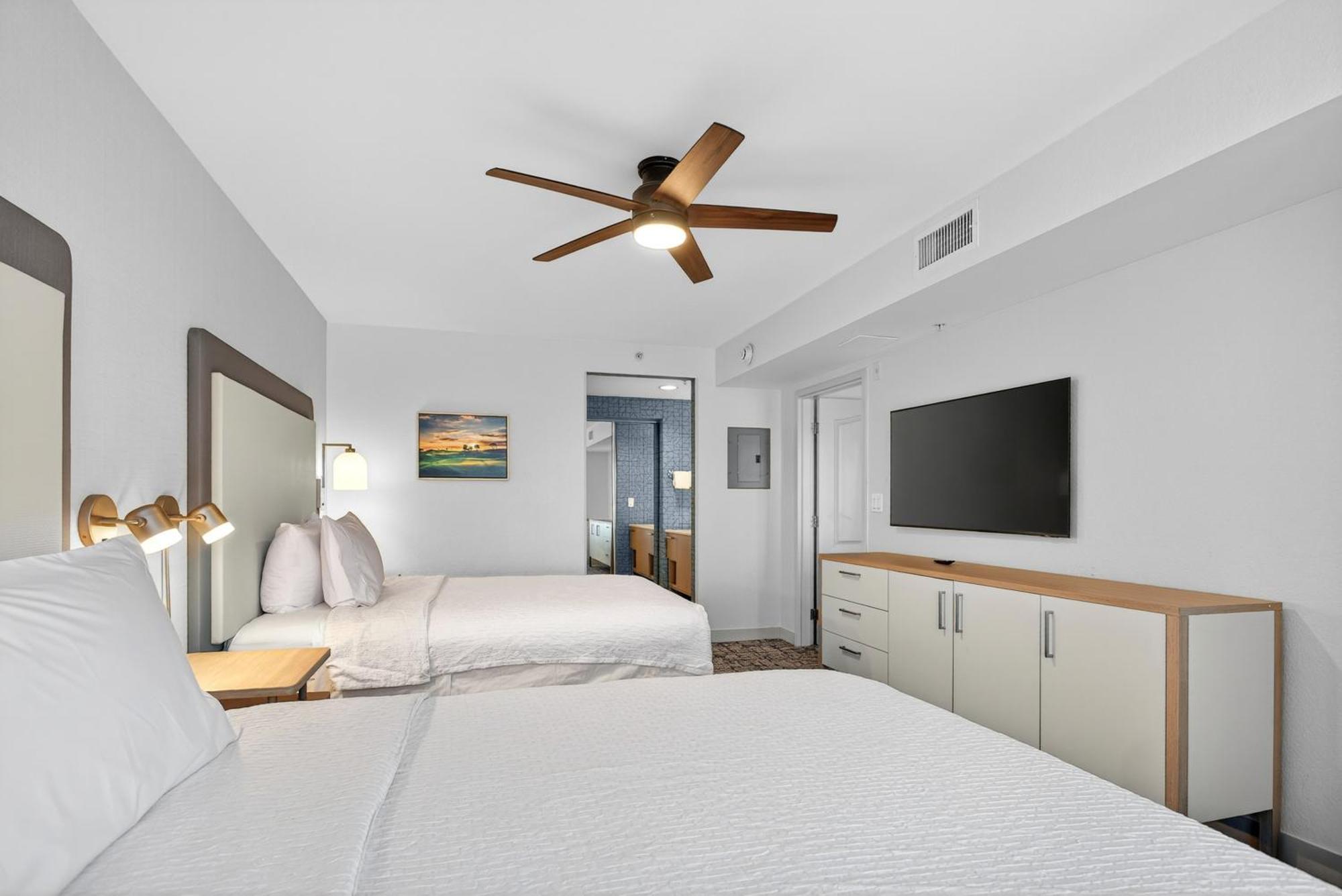 Queen Suite with Two Queen Beds - Mobility Access/Non-Smoking