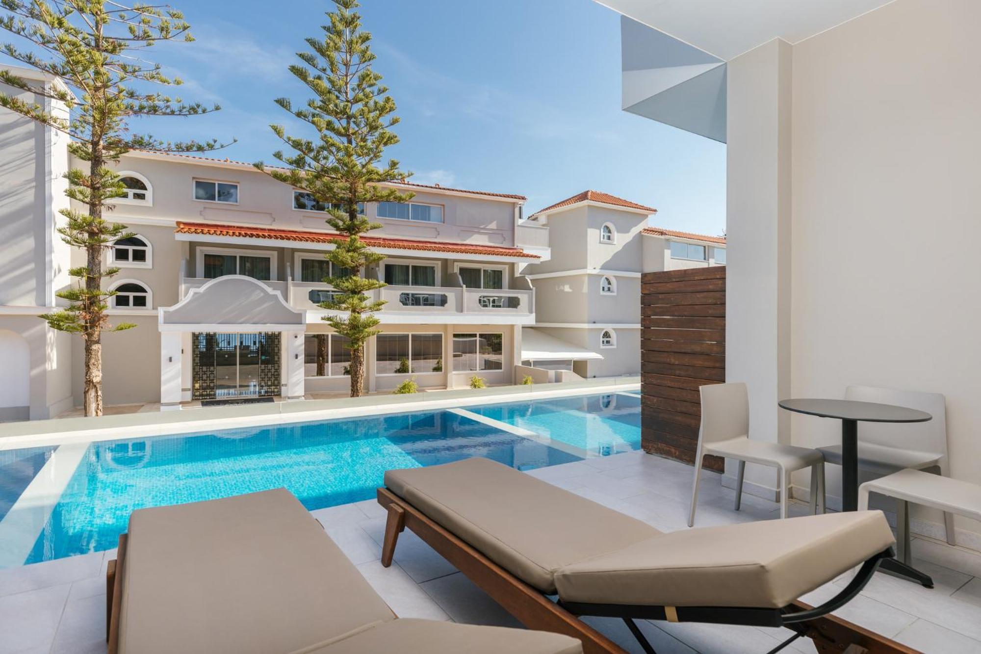 Superior Zimmer mit Blick ins Landesinnere (Swim-up)