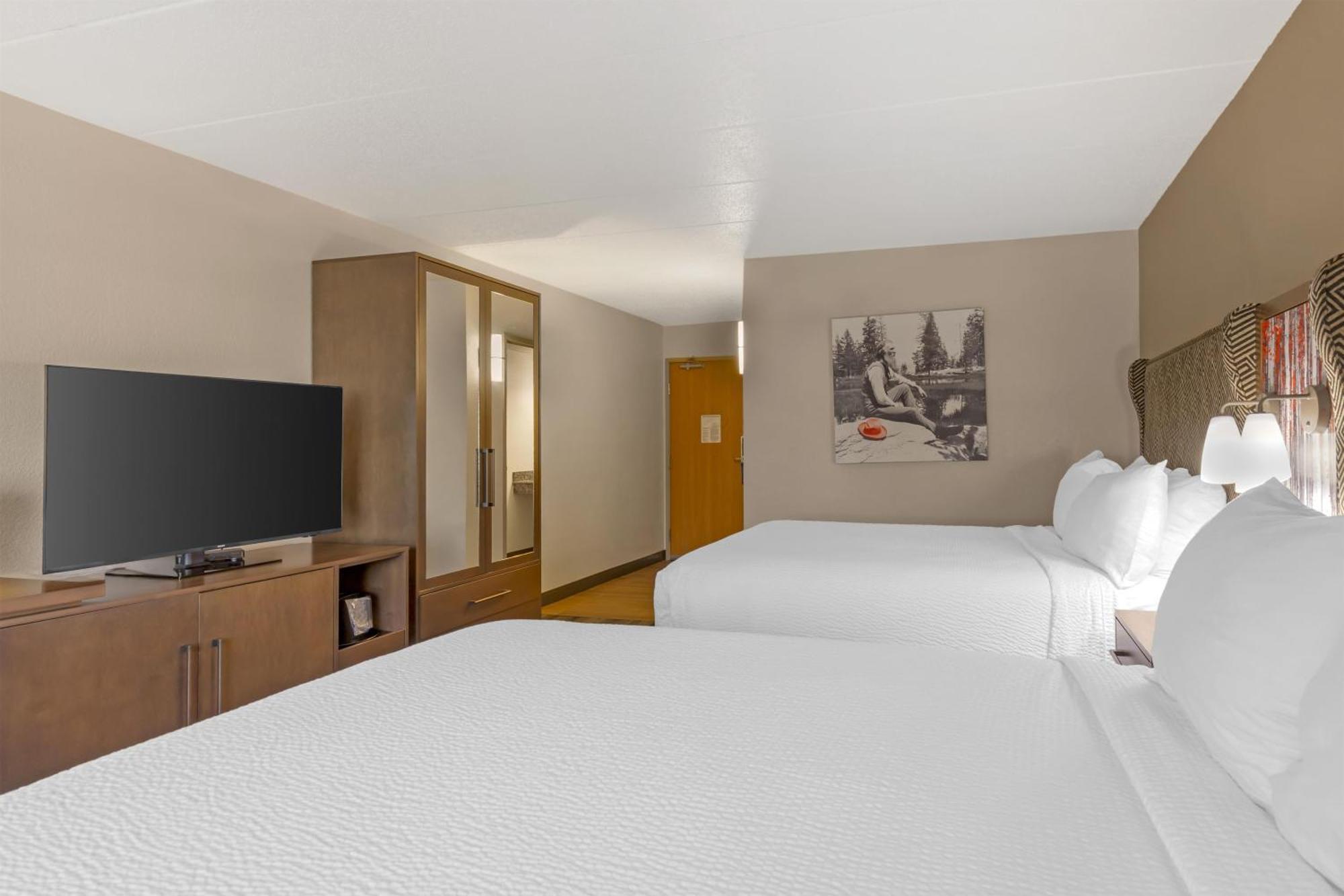Queen Room with Two Queen Beds and Roll-In Shower - Disability Access/Non-Smoking