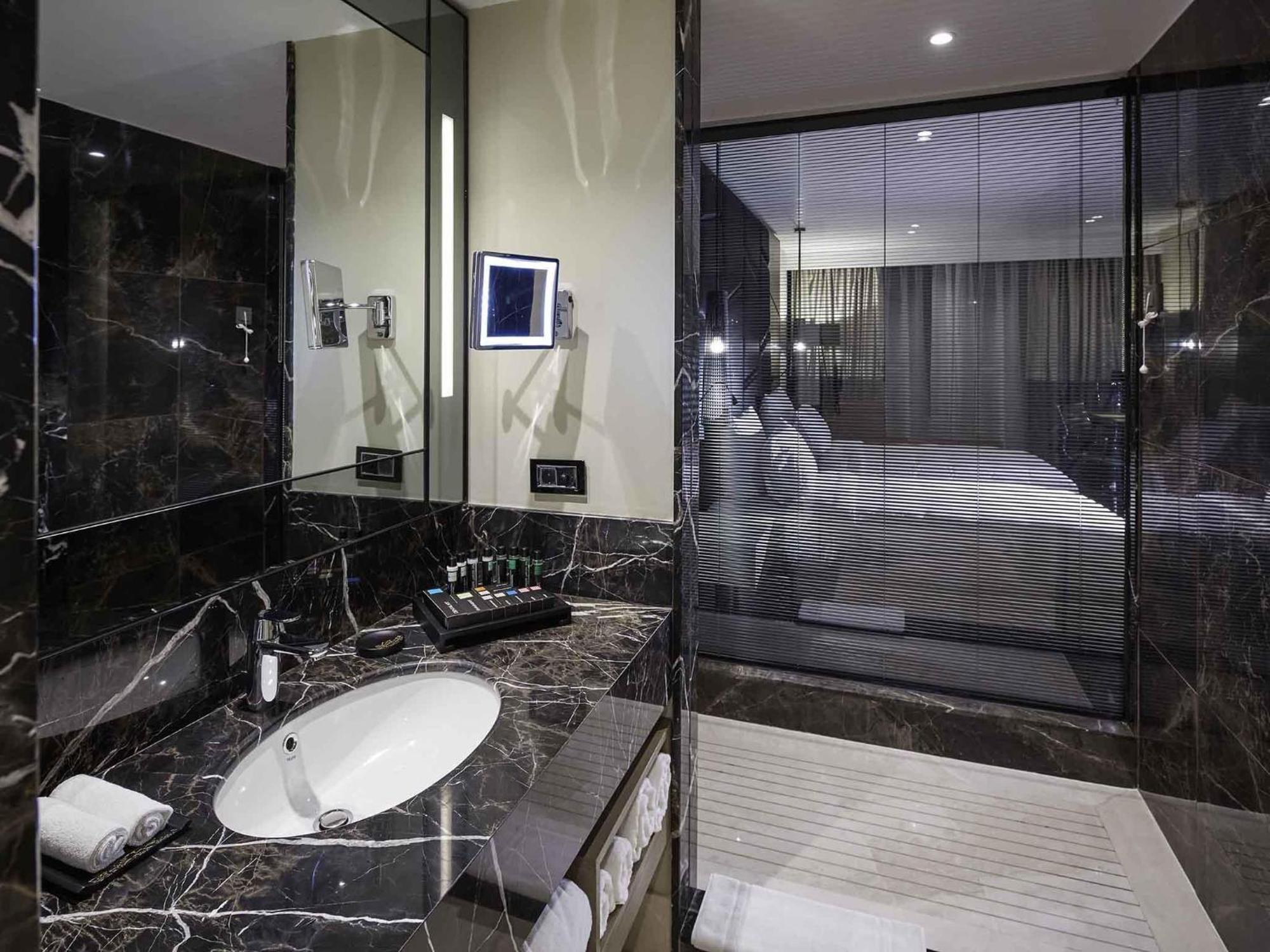 Superior Room with Twin Bed - City View