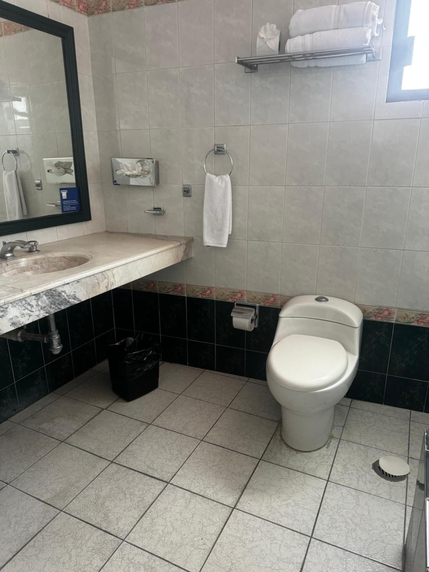 Deluxe Suite,1735387721:JPEG
