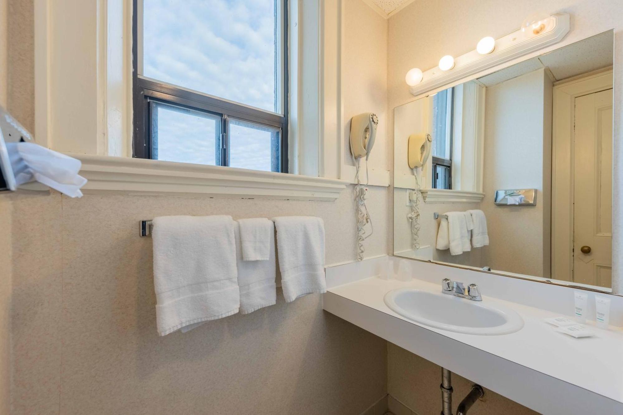 Double Room with Two Double Beds - City View