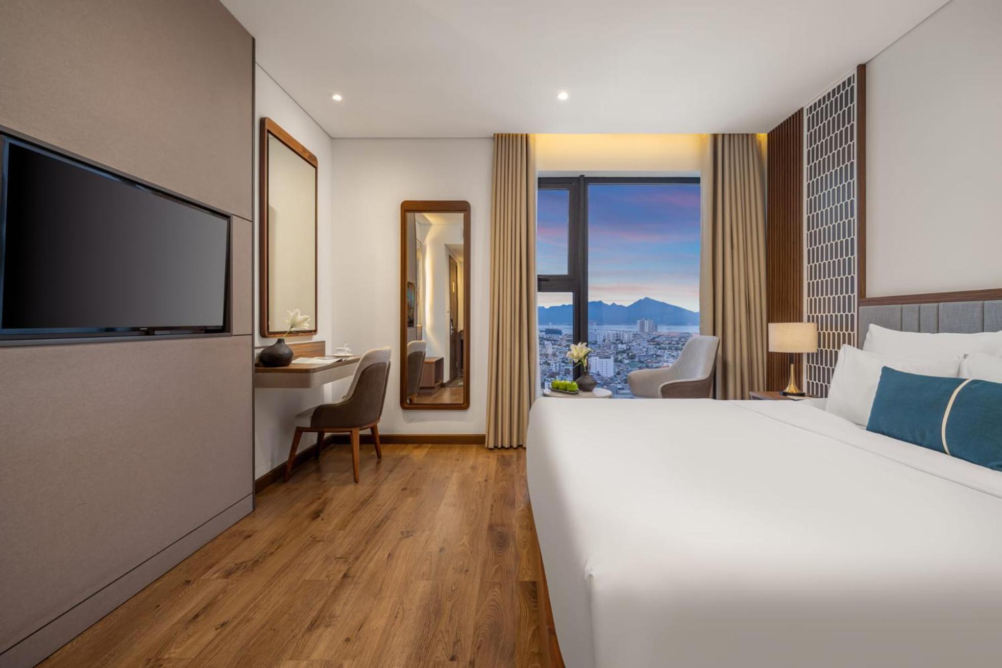 Deluxe Double Room with City View - Afternoon Tea Included