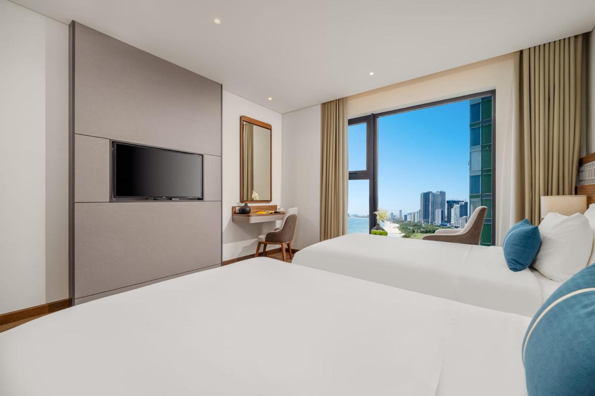 Deluxe Twin Room with Partial Ocean View - Afternoon Tea Included