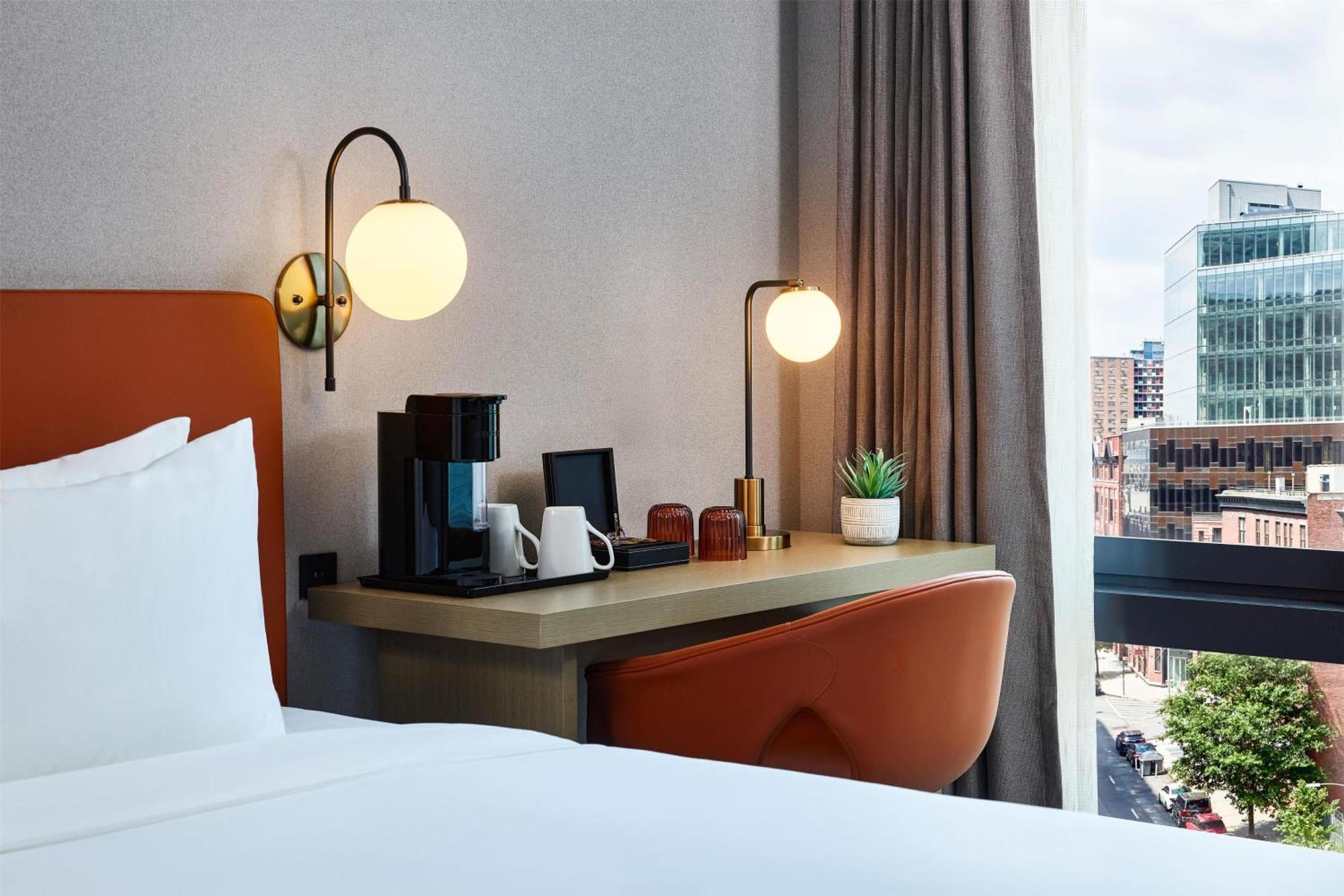 Queen Room with Courtyard View - Hearing Access