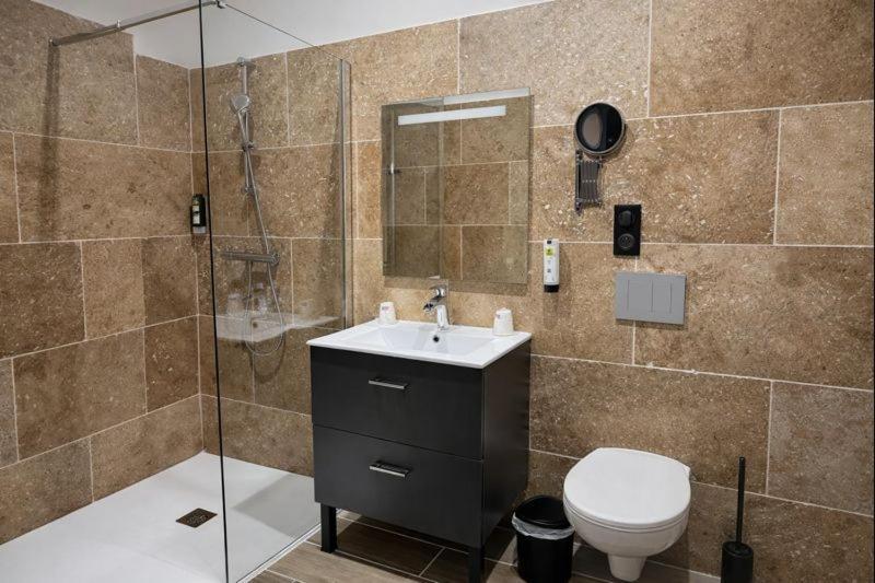 Twin Room,1756407329:JPEG