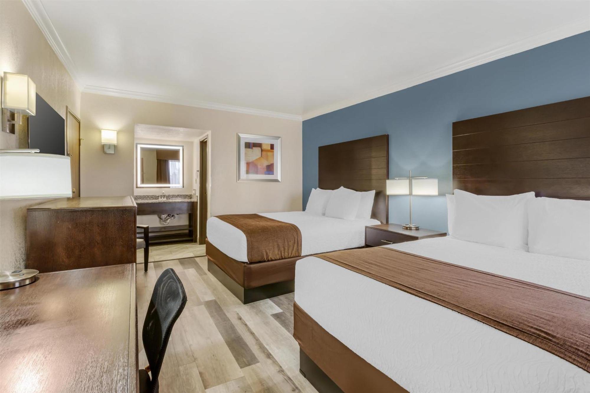 Queen Room with Two Queen Beds - Non-Smoking