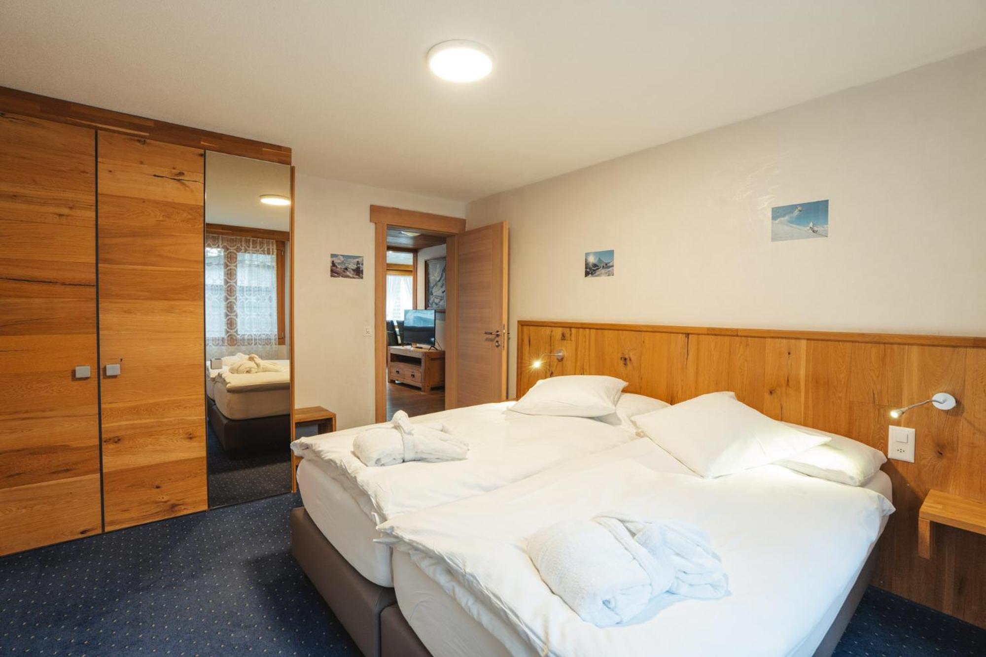 Apartment (4 Adults)