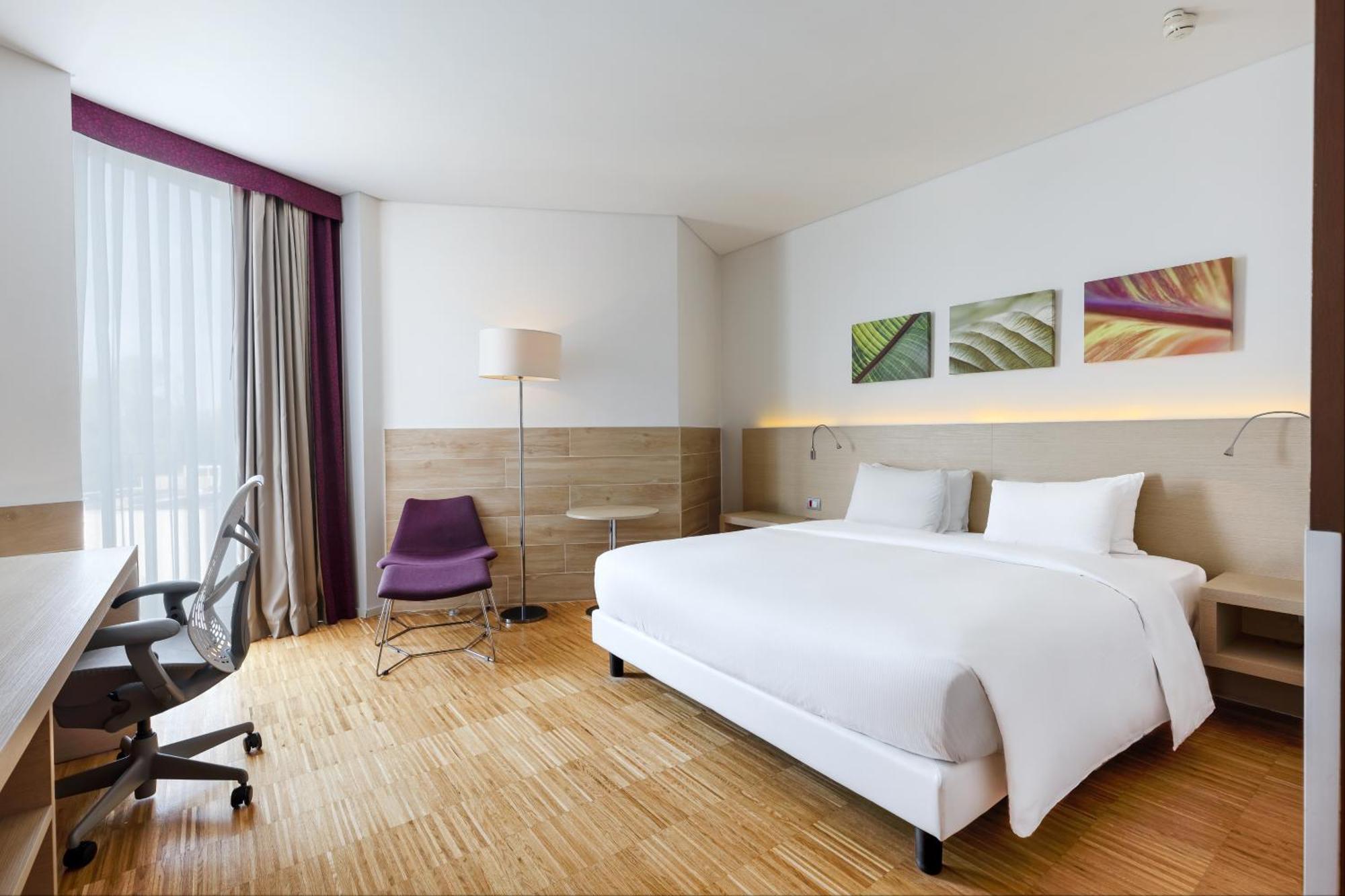 Superior King Room