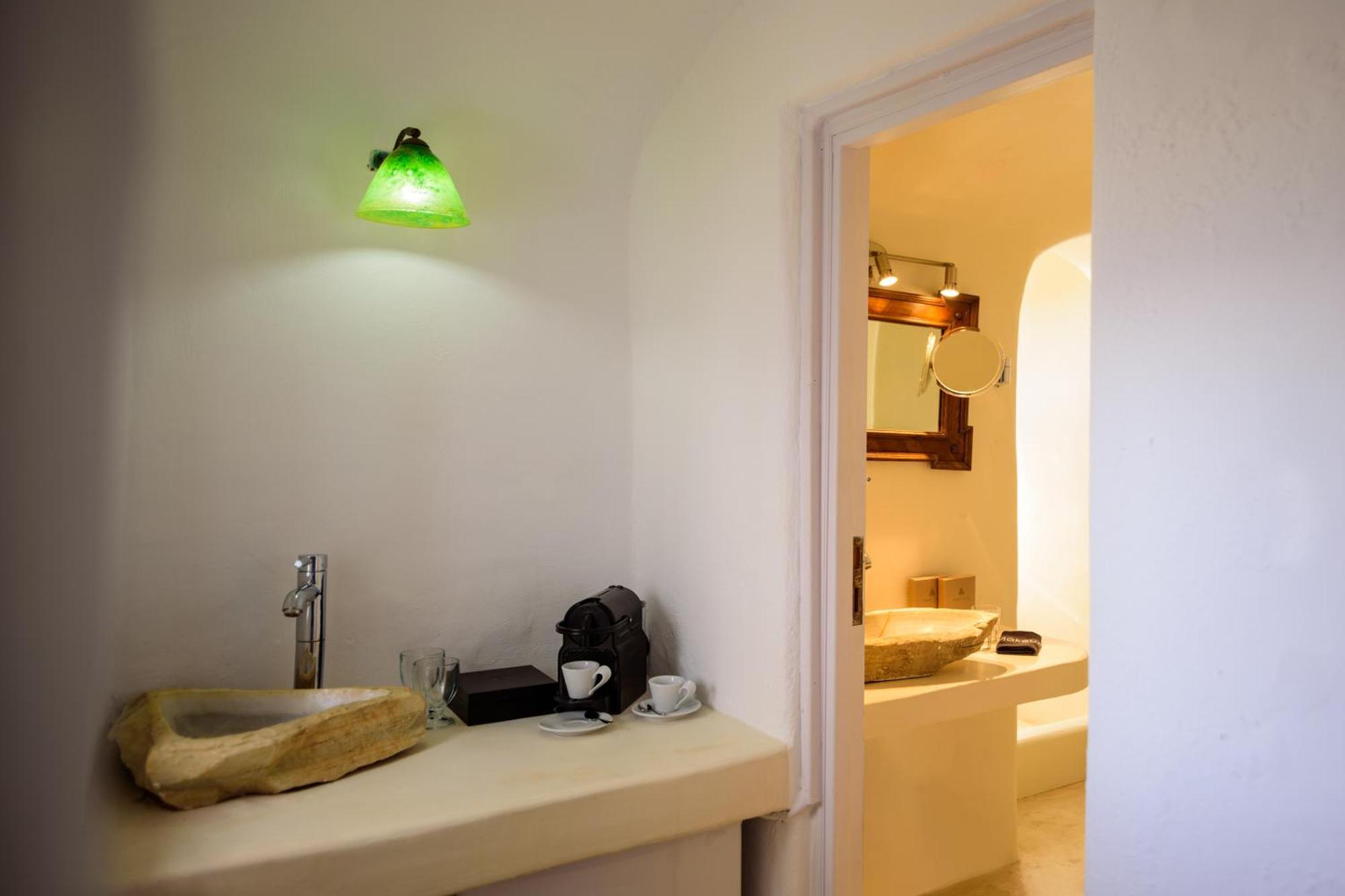 Family Suite with Private Whirlpool & Caldera View