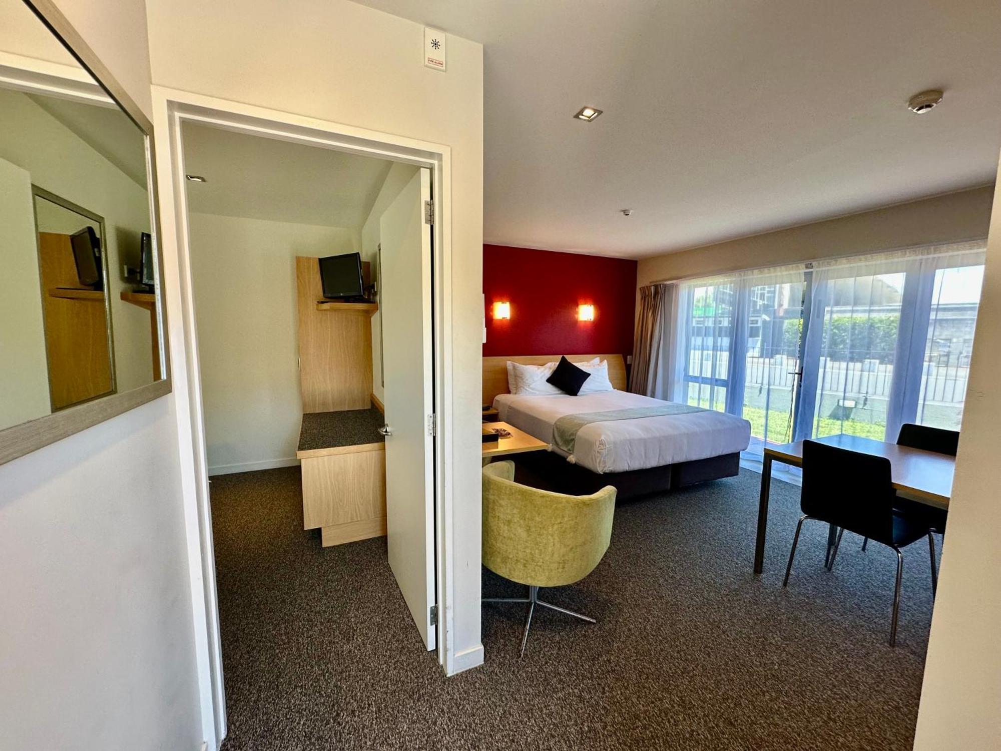 One-Bedroom Suite