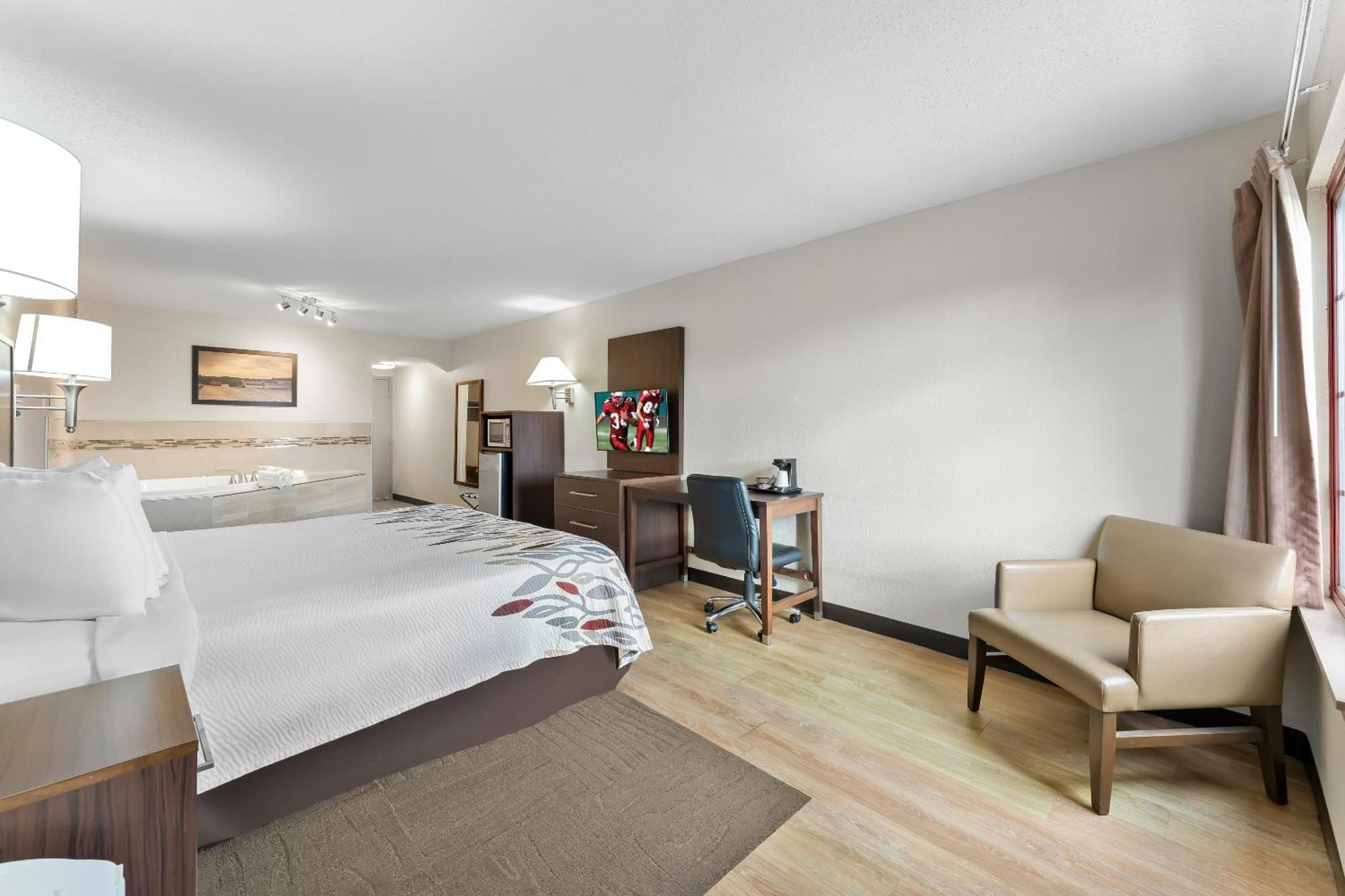 King Suite with Spa Bath - Non-Smoking