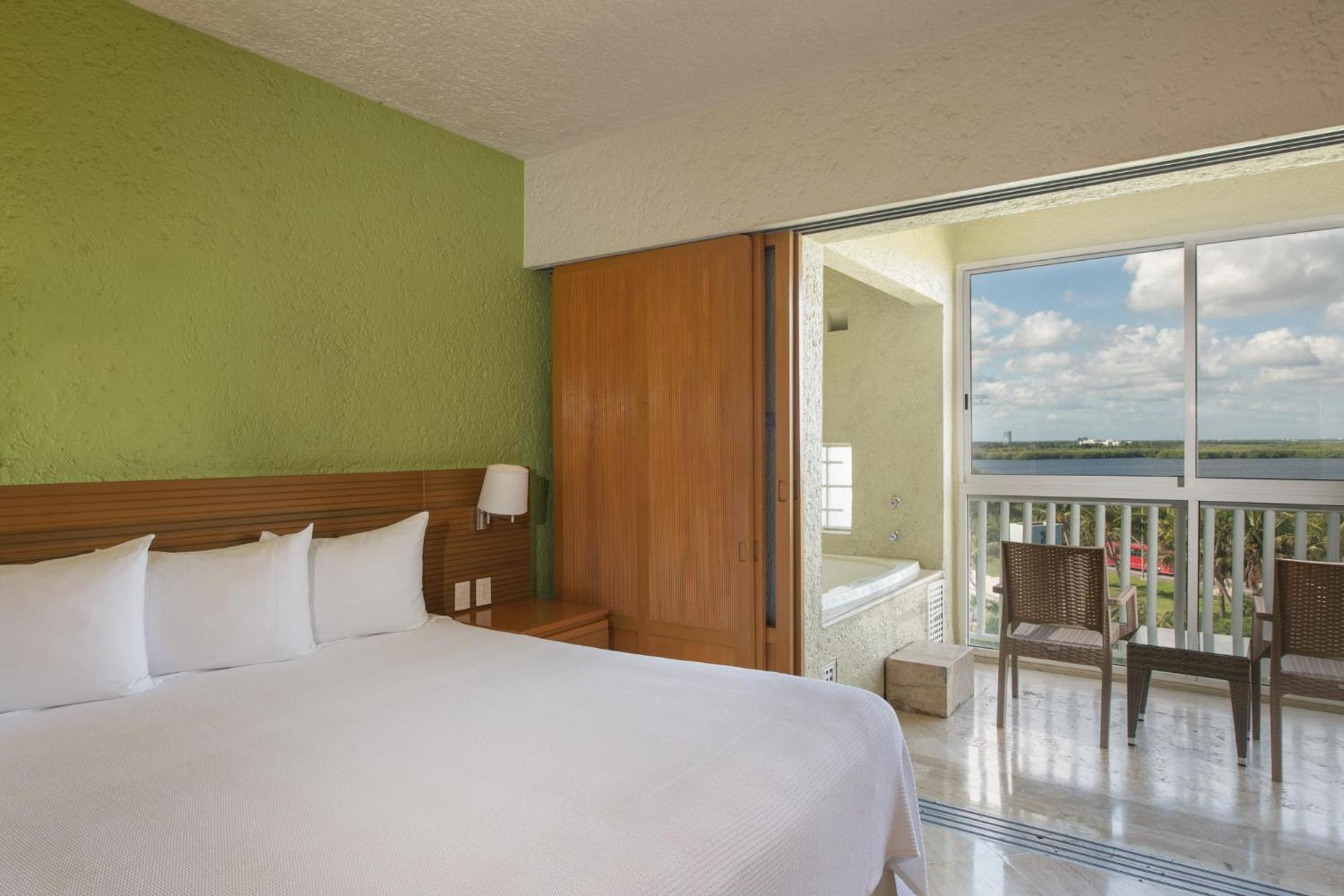 Classic King Room Terrace Garden View