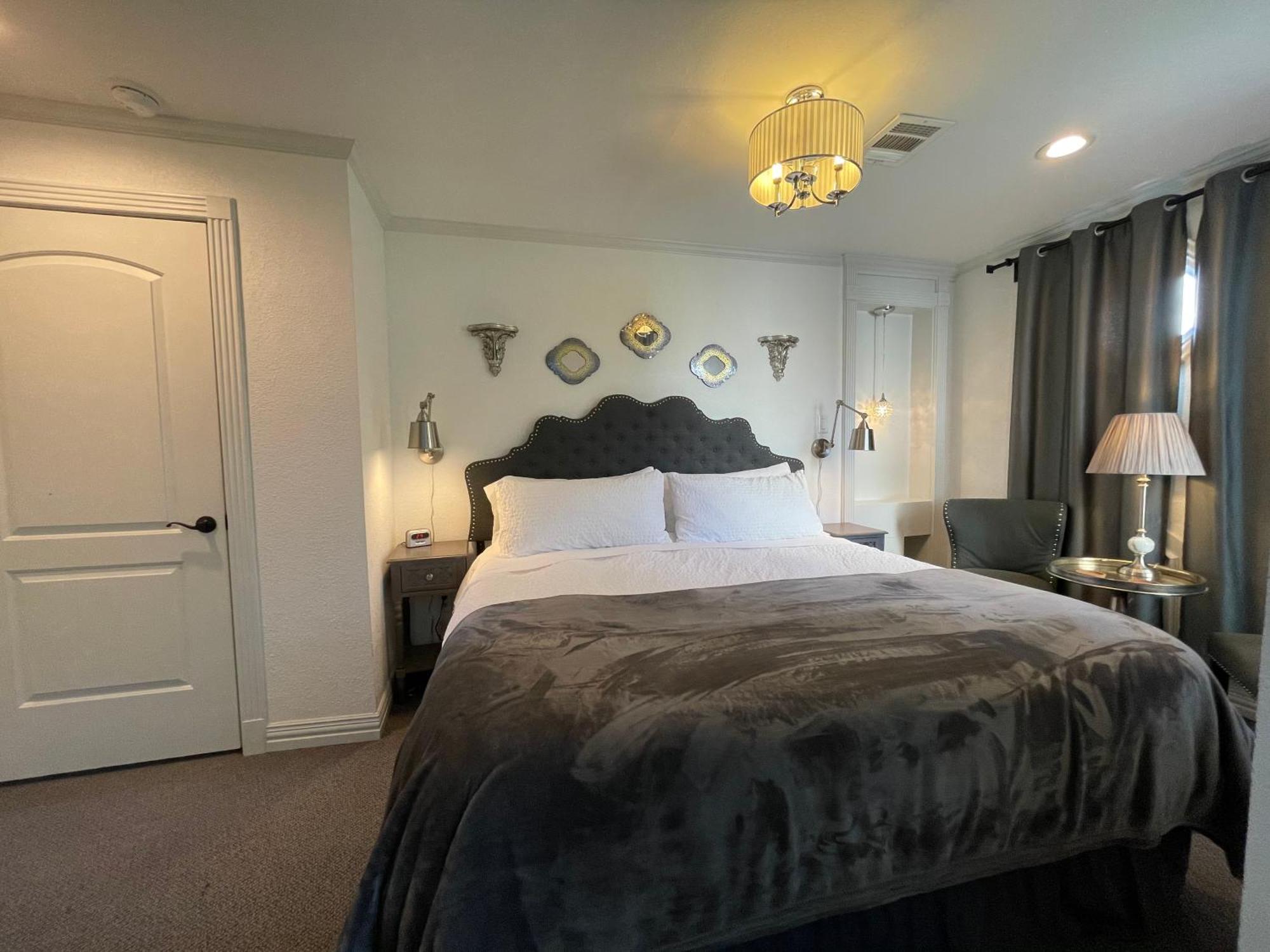 Athena Room