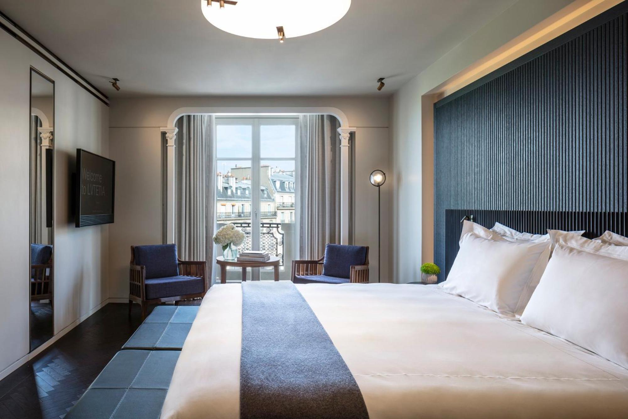Eiffel View Deluxe Balcony Room