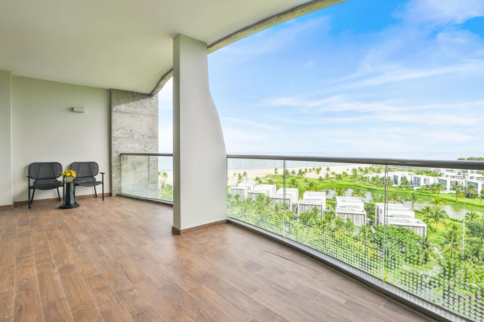 Deluxe Double Room with Balcony and Ocean View