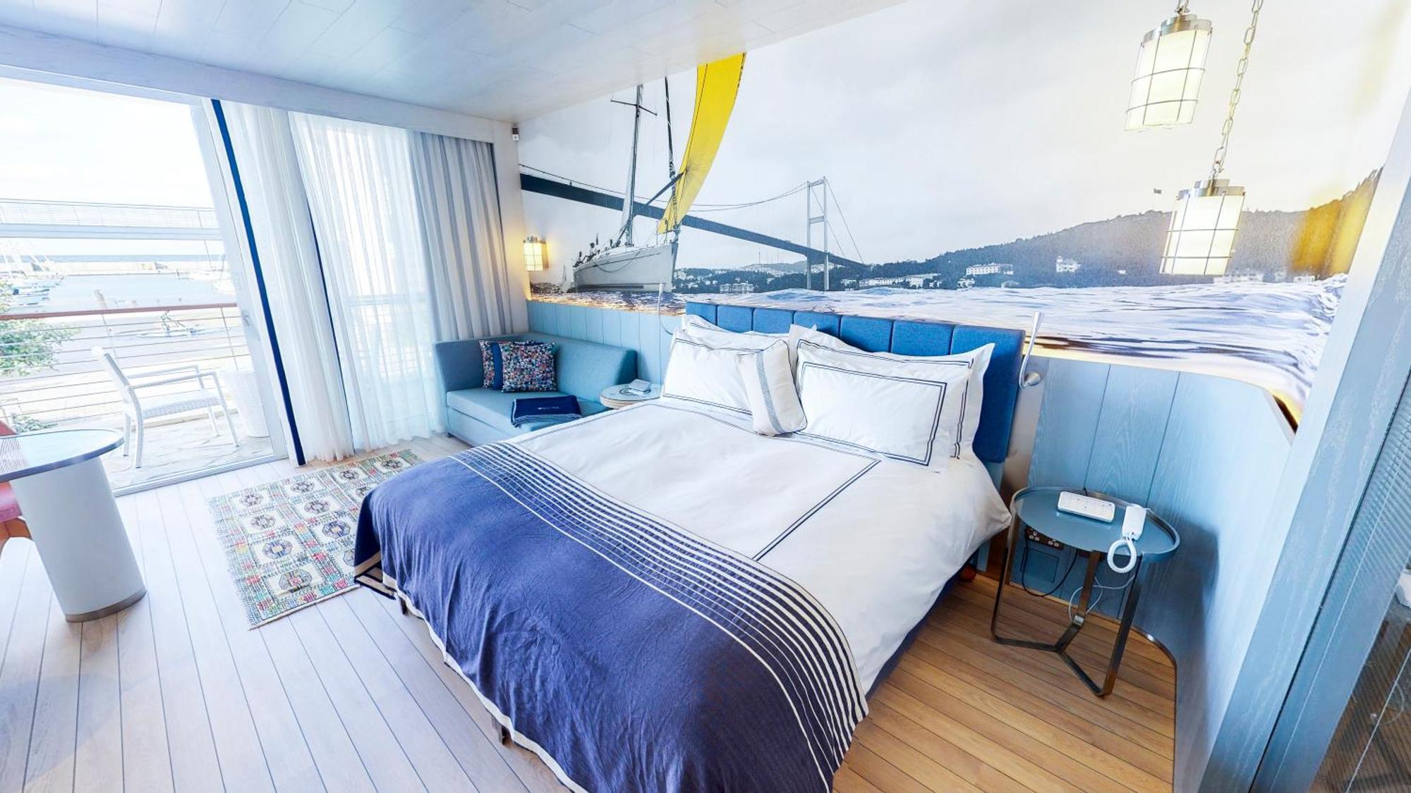 Double Room with Balcony and Sea View