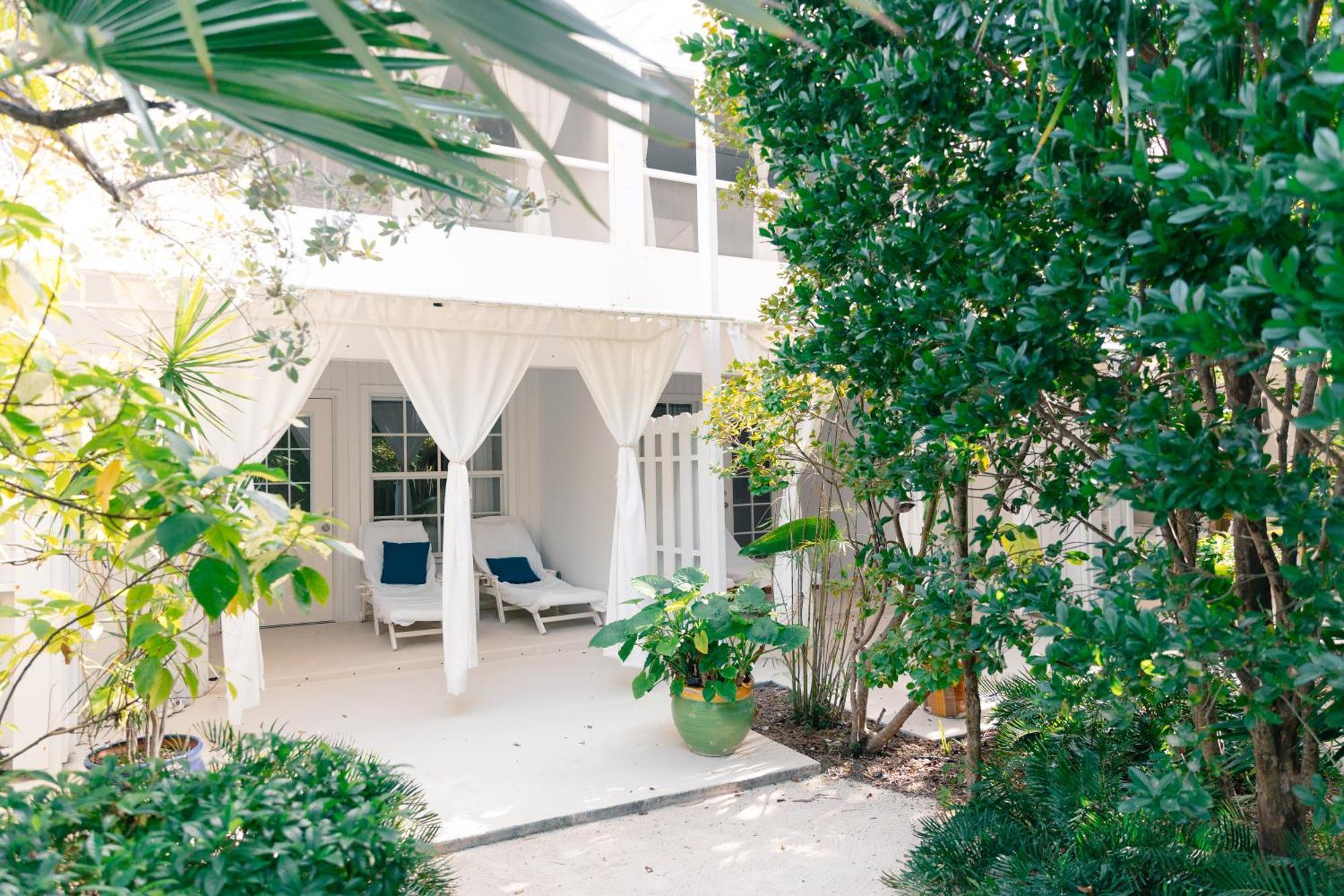 Hideaway (Garden Outdoor Shower Suite)