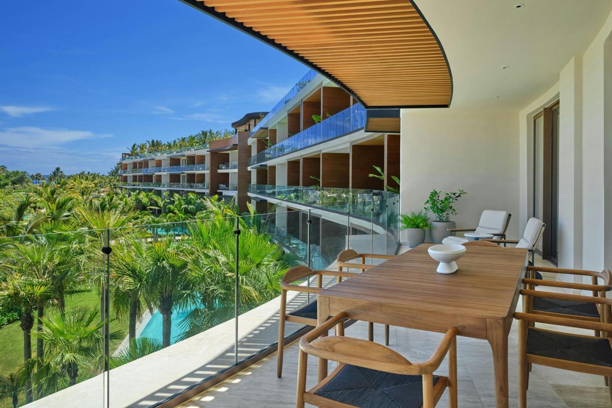 One-Bedroom King Suite with Ocean View and Balcony
