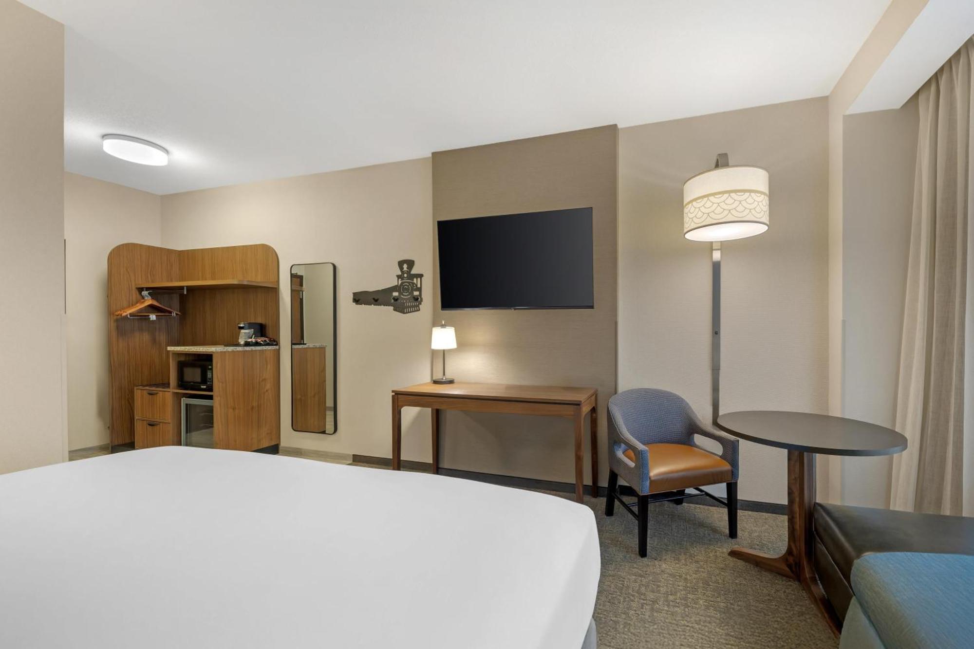Deluxe King Room