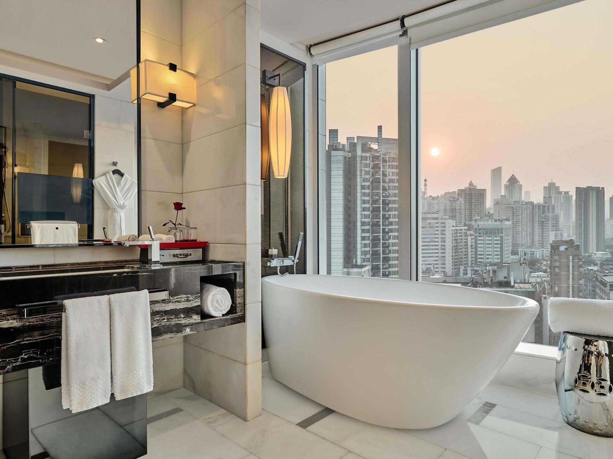 Luxury King Room