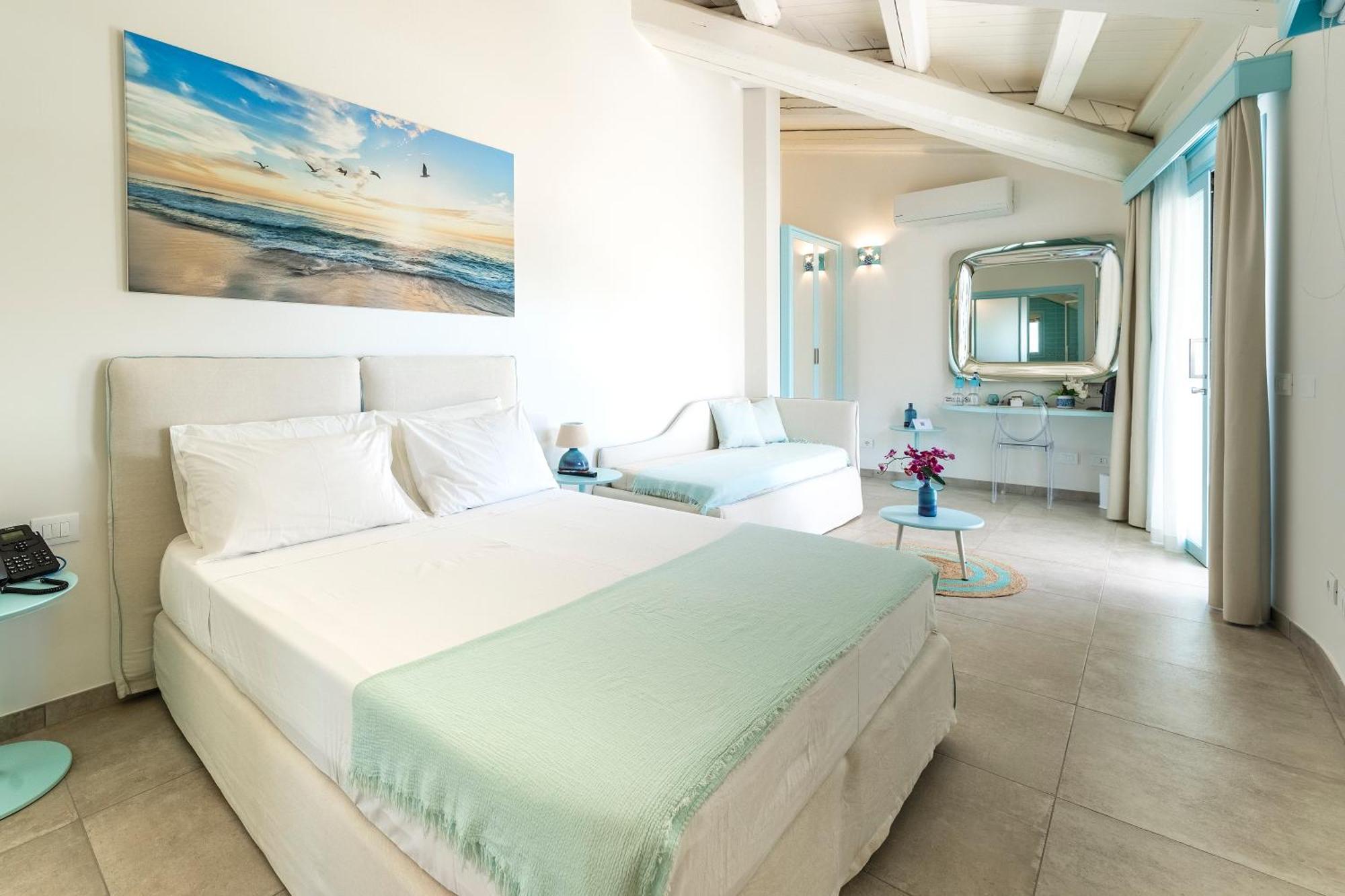 Deluxe Double or Twin Room with Pool View,1747265989:JPEG