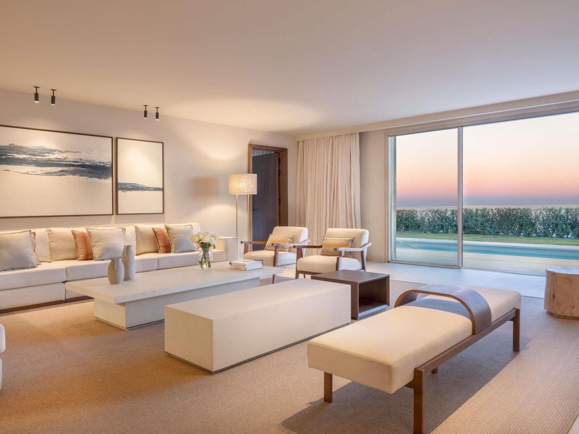 ROYAL 9 BEDROOM VILLA 9 King - 2300sm, Sea view, 2 private pools, full kitchen, parking