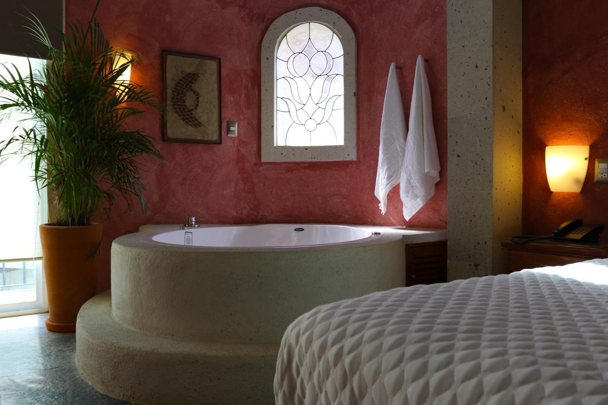Deluxe Double Room Bath,1749148718:JPEG