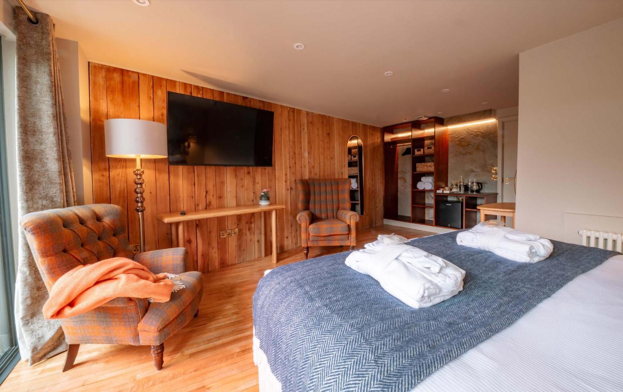 Deluxe Double or Twin Room with Balcony