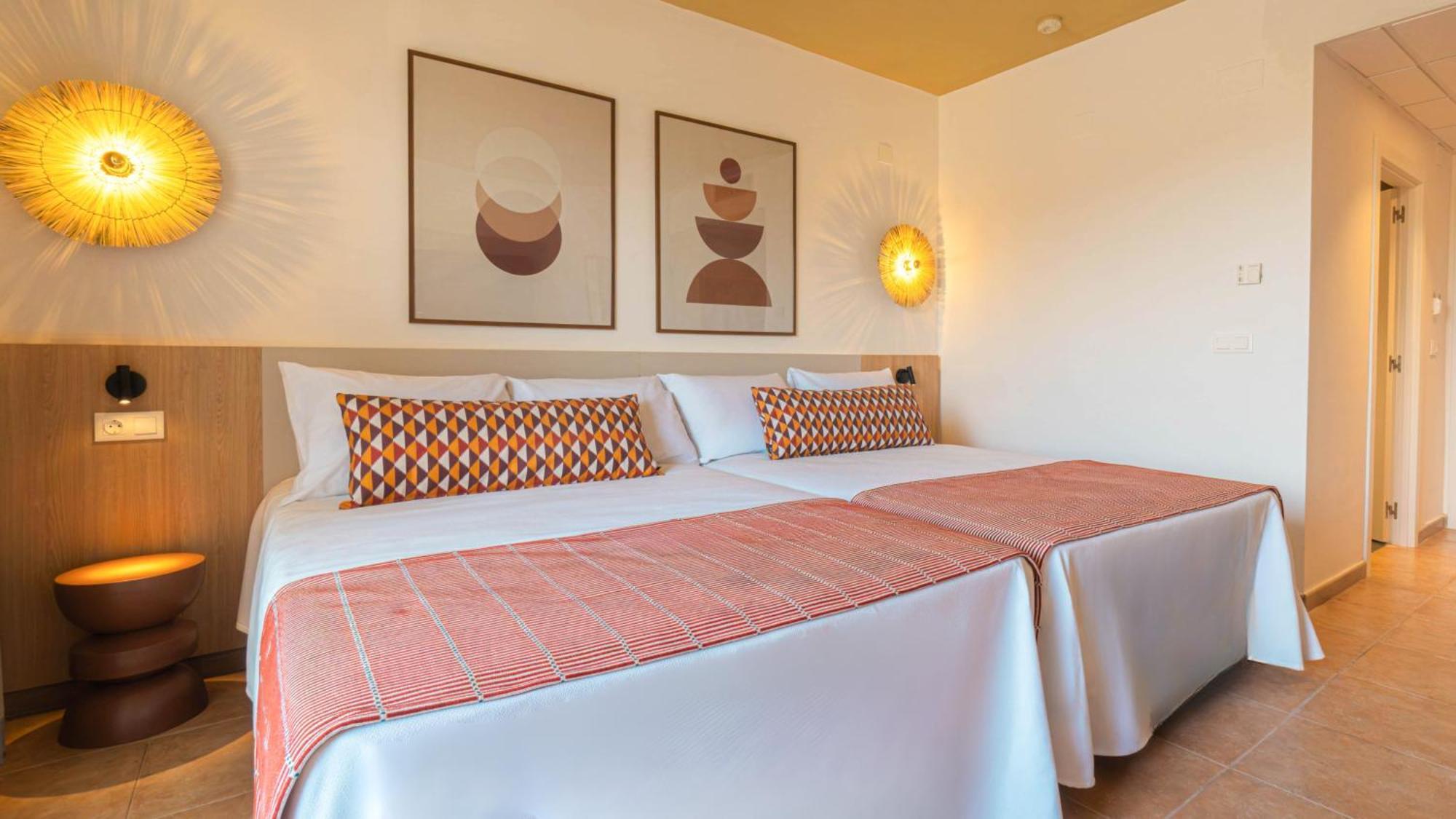 Triple Room,1756503760:JPEG