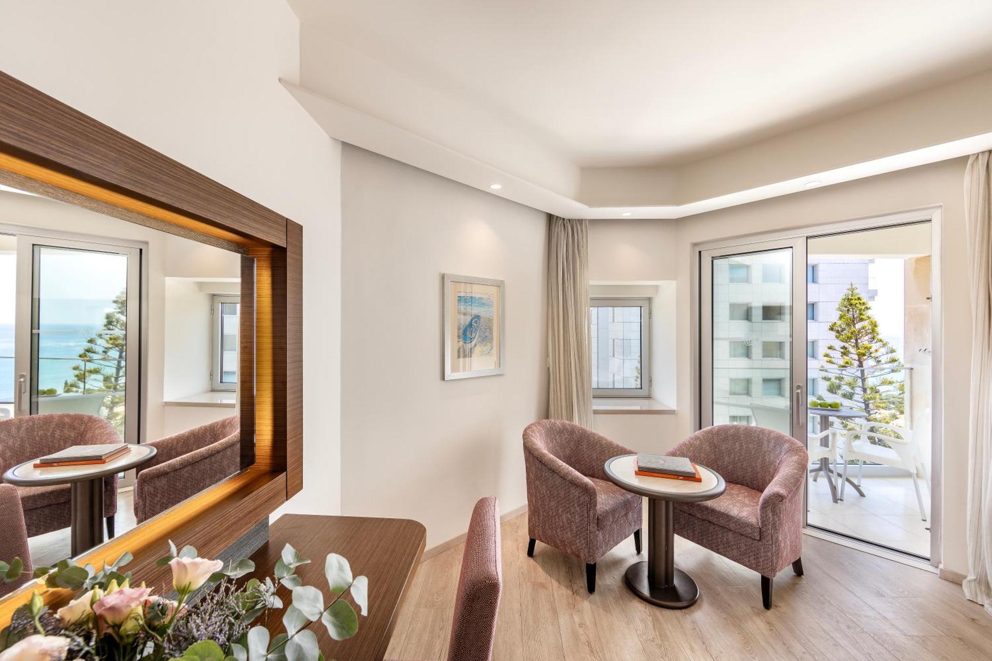 Inland View Room
