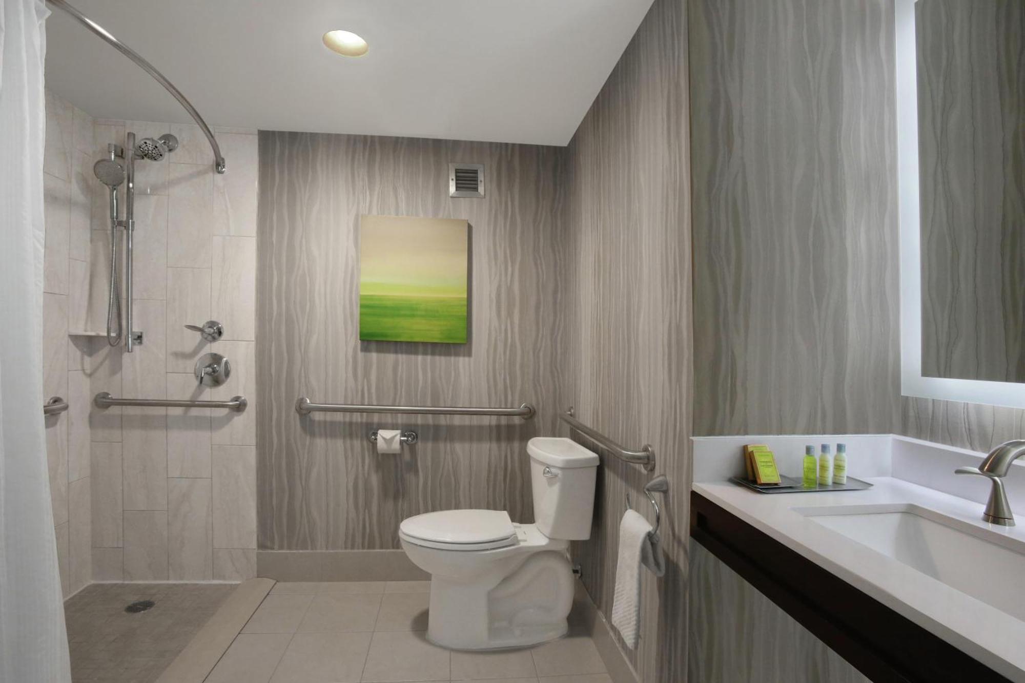 King Room with Roll In Shower - Disability Access/Non-Smoking,1758297918:JPEG