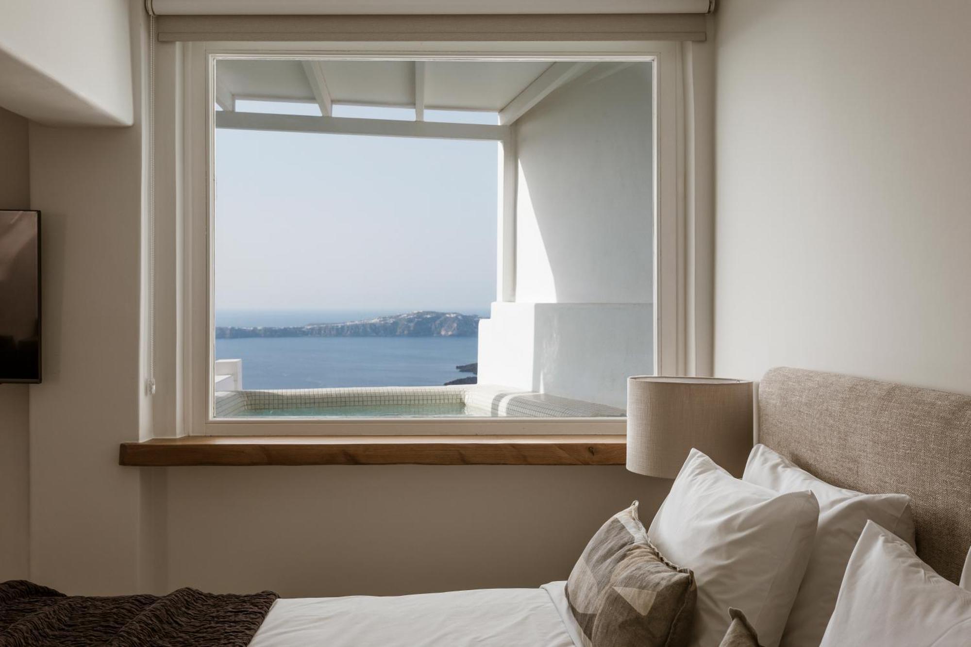 Honeymoon Suite with Outdoor Tub and Caldera View