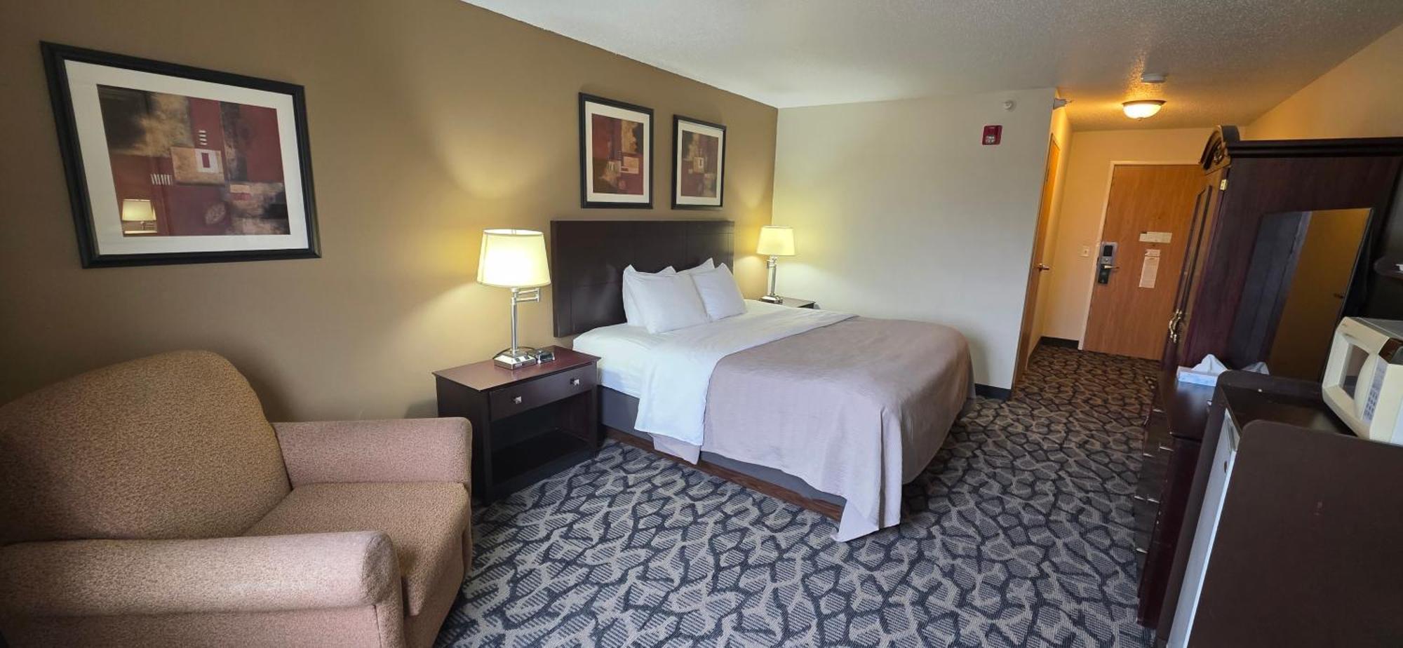 King Room - Accessible/Non-Smoking