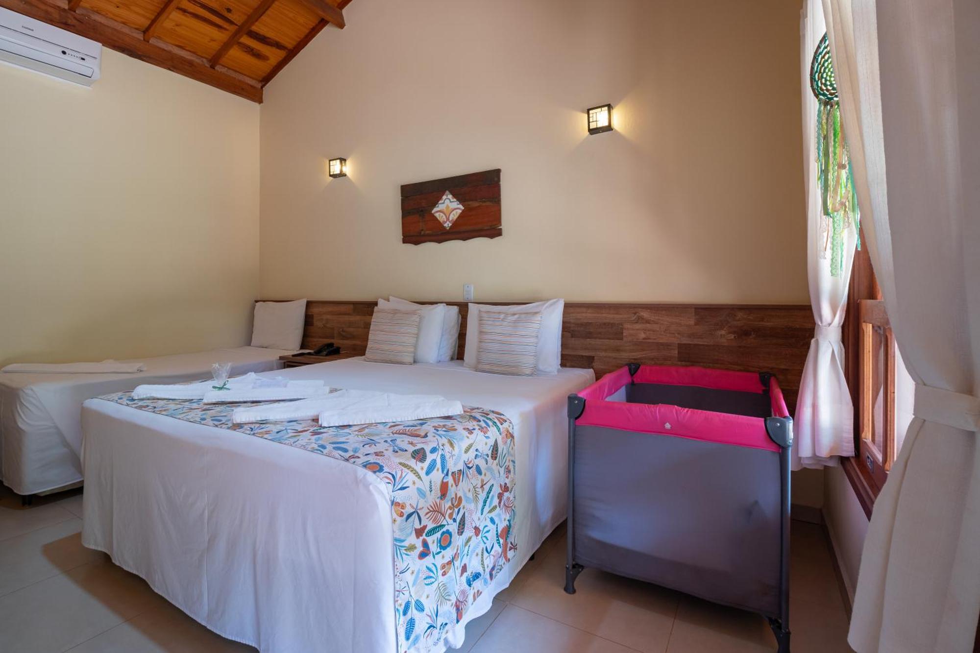 Quarto Quádruplo com Vista do Jardim