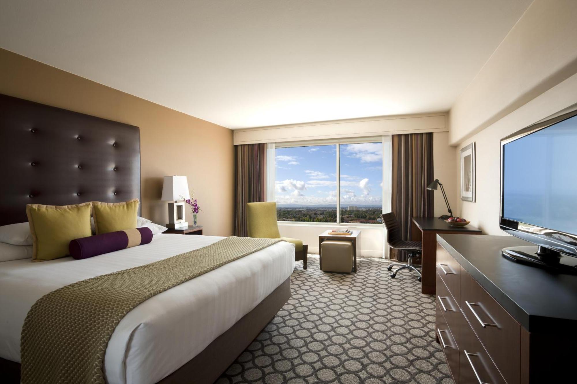 King Room,1758570928:JPEG