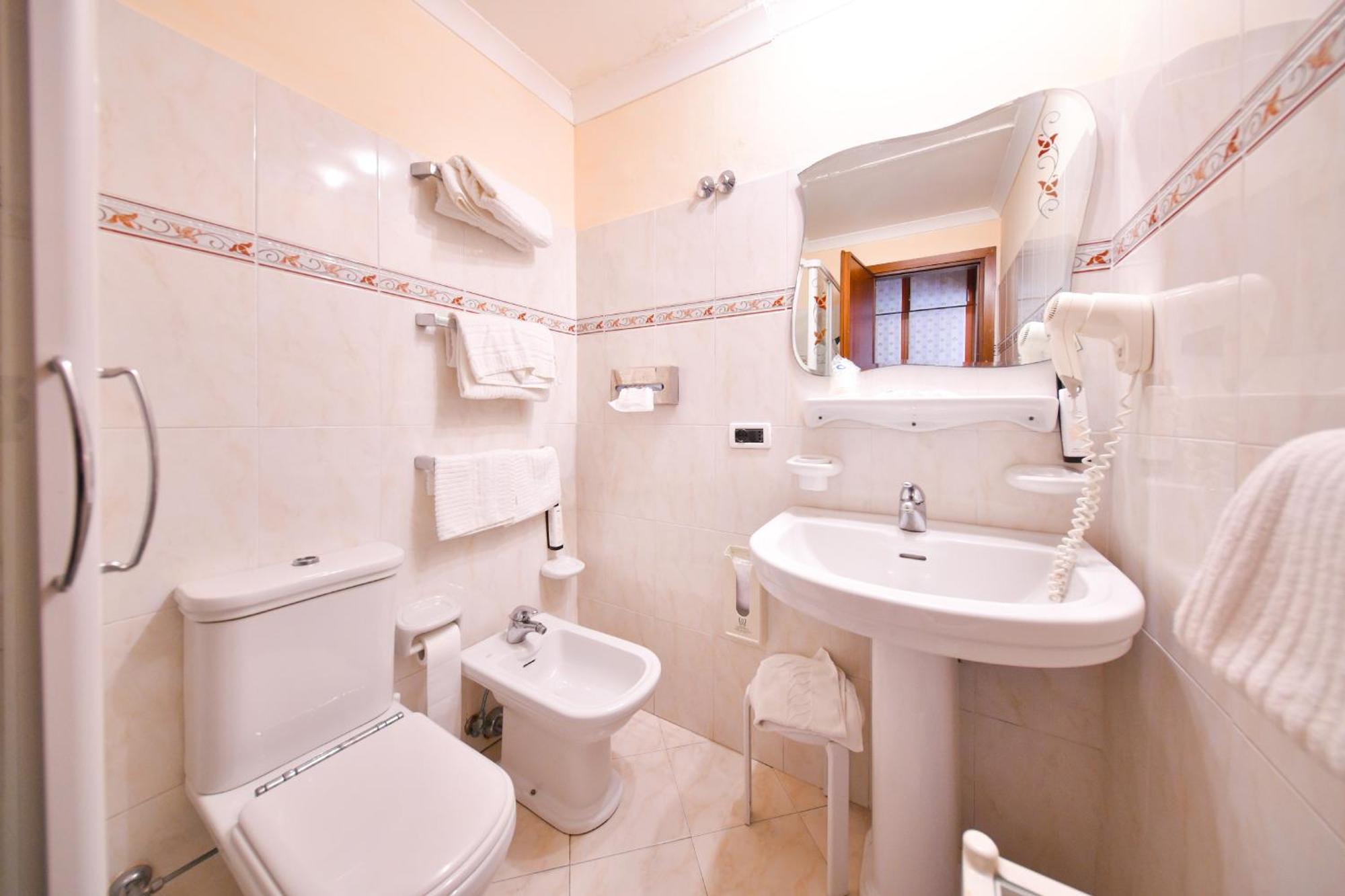 Triple Room,1758858116:JPEG