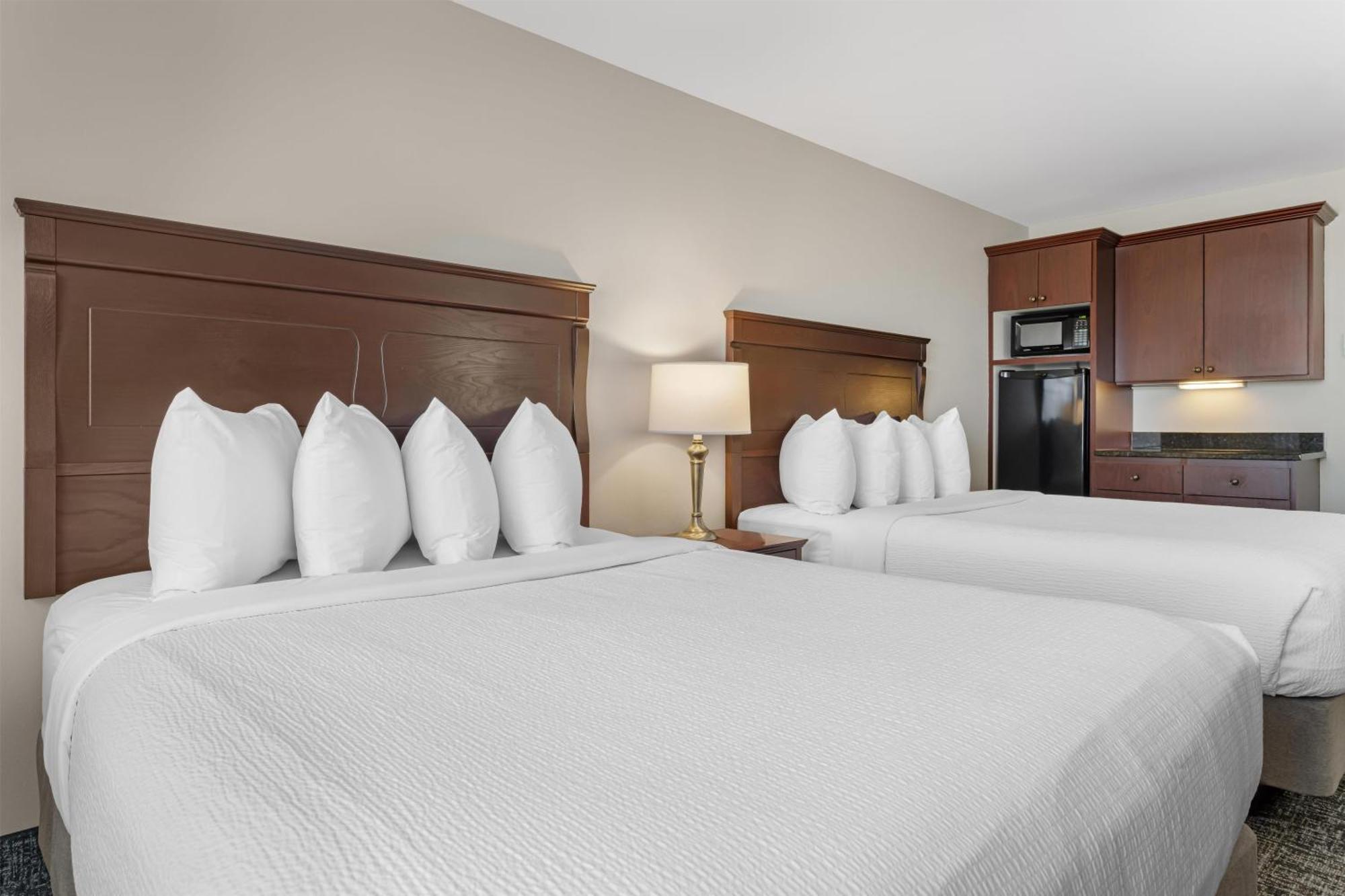 Queen Suite with Two Queen Beds and Kitchenette - Non-Smoking