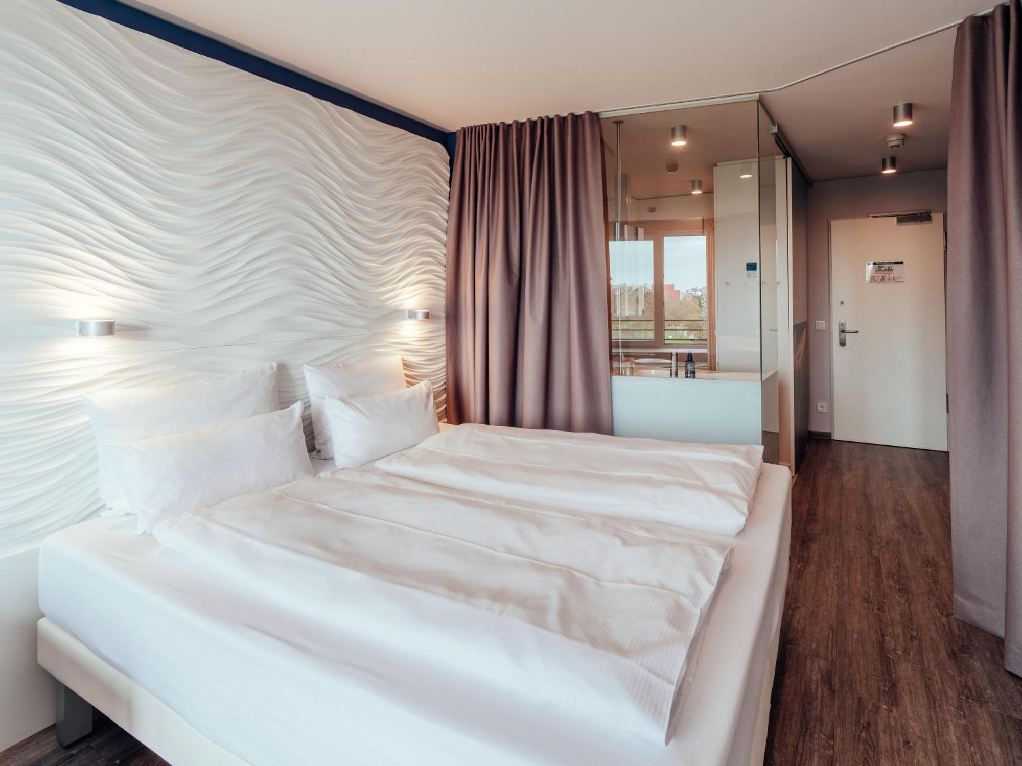 Doppelzimmer mit seitlichem Meerblick