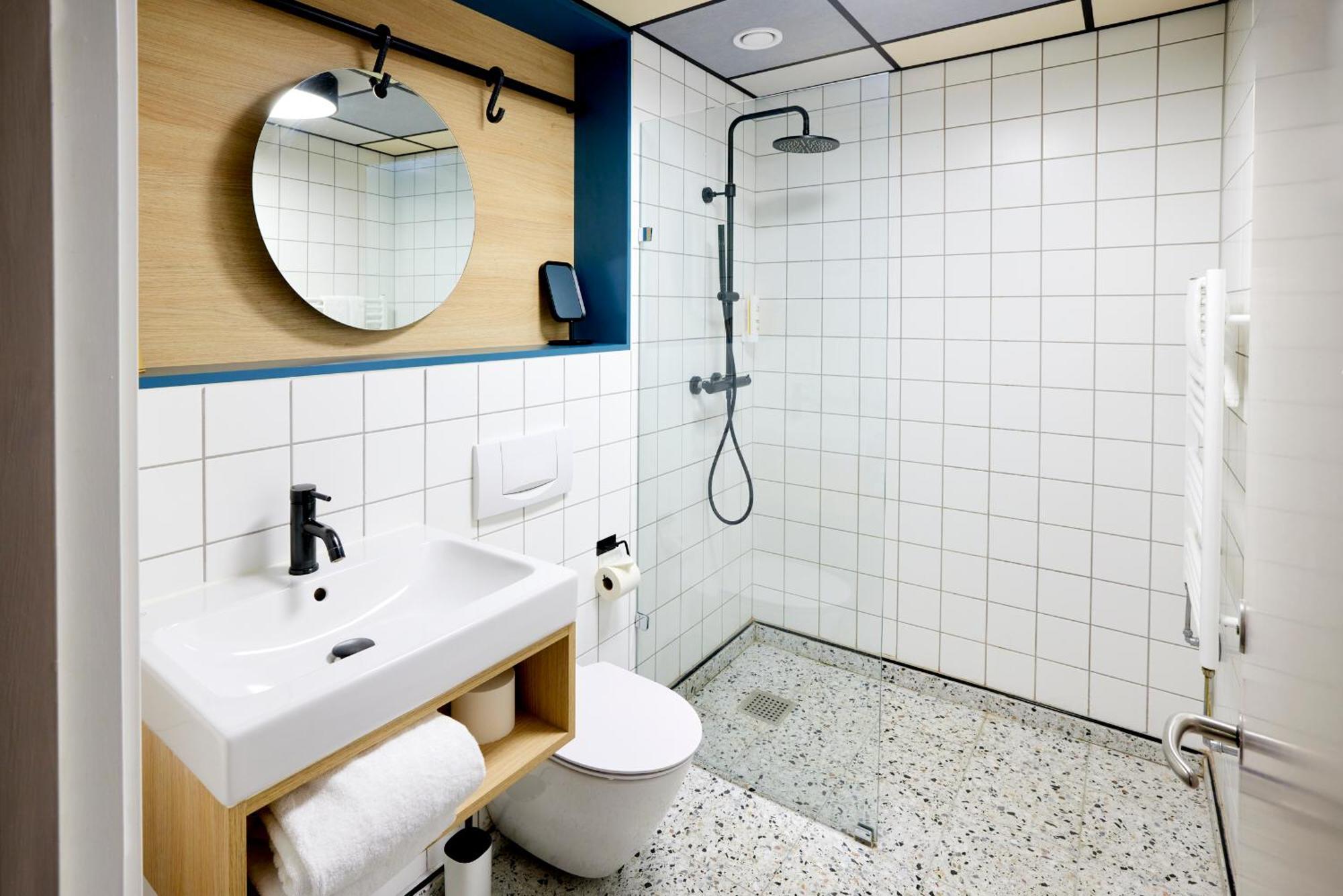 Doppel- oder Zweibettzimmer +1