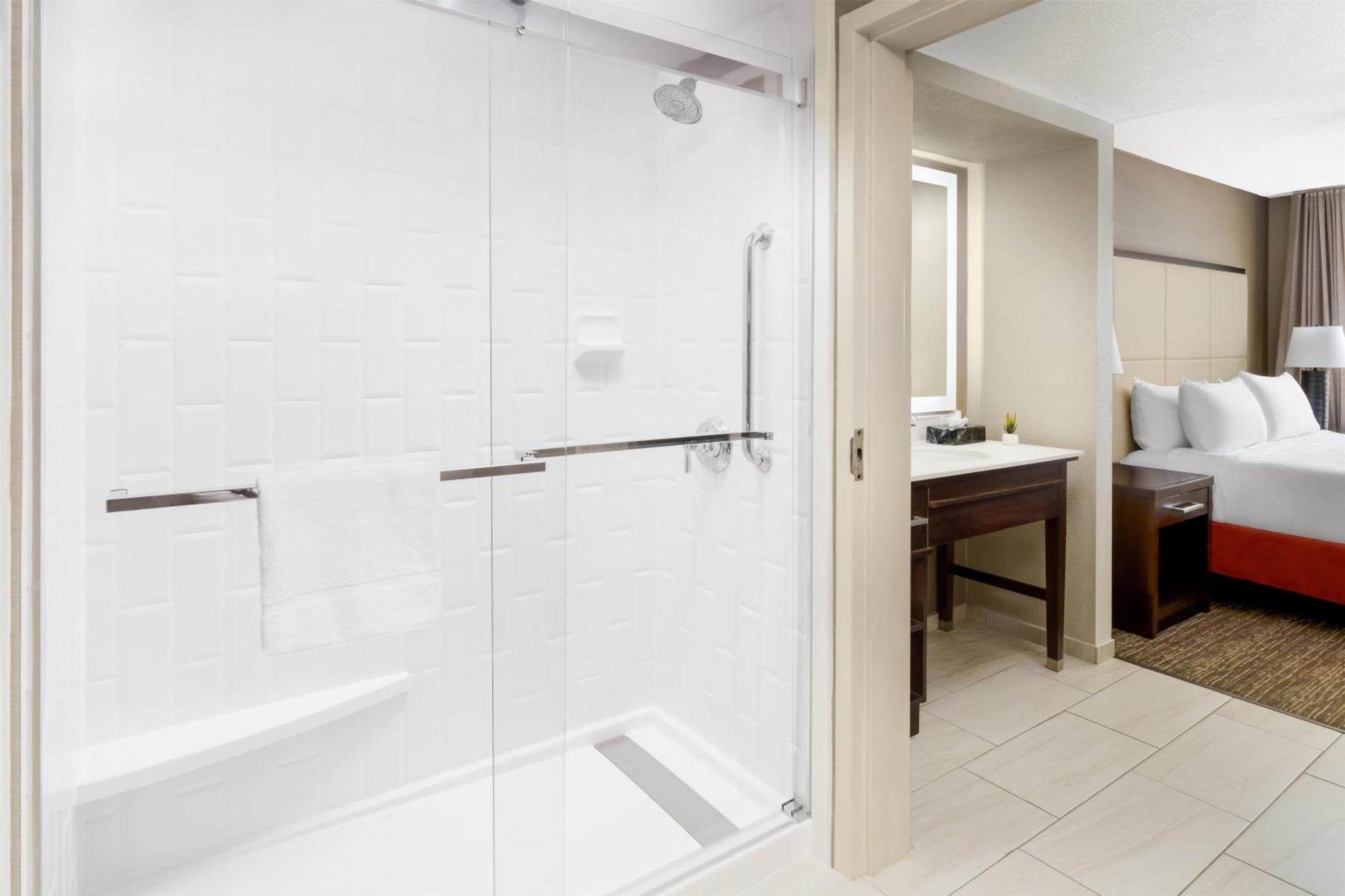 One-Bedroom King Suite - Non-Smoking